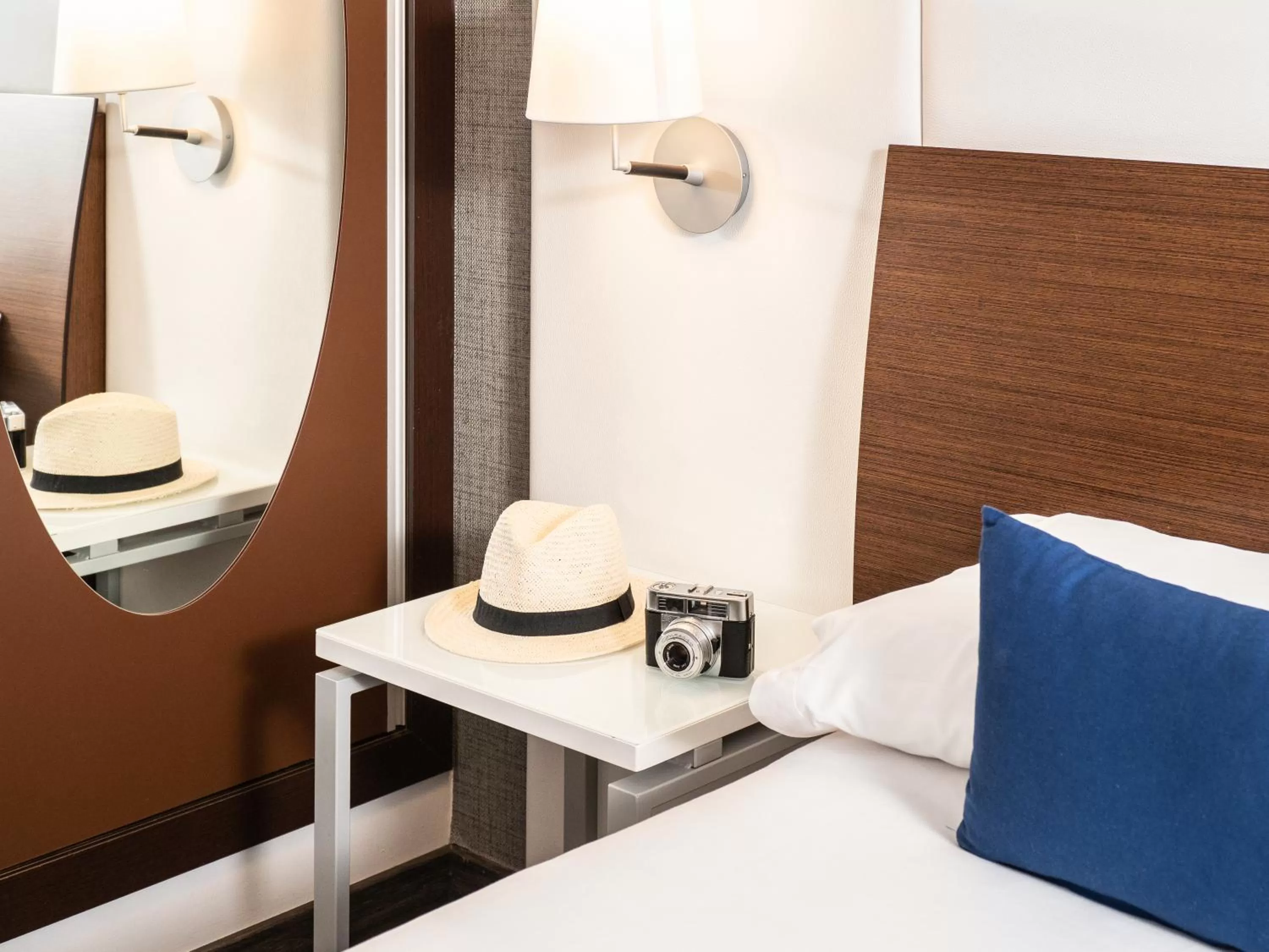 Photo of the whole room, Bed in Ibis Styles A Coruna