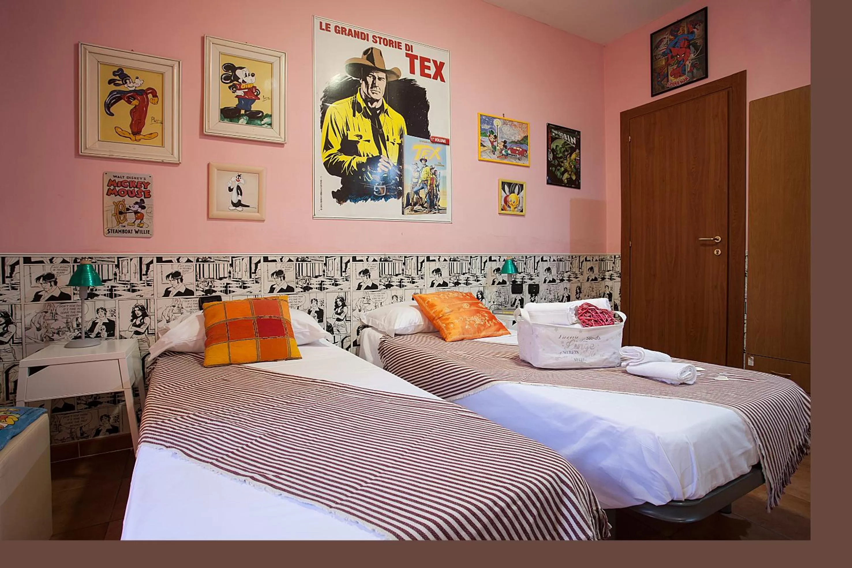 Photo of the whole room, Bed in Hotel Cineholiday