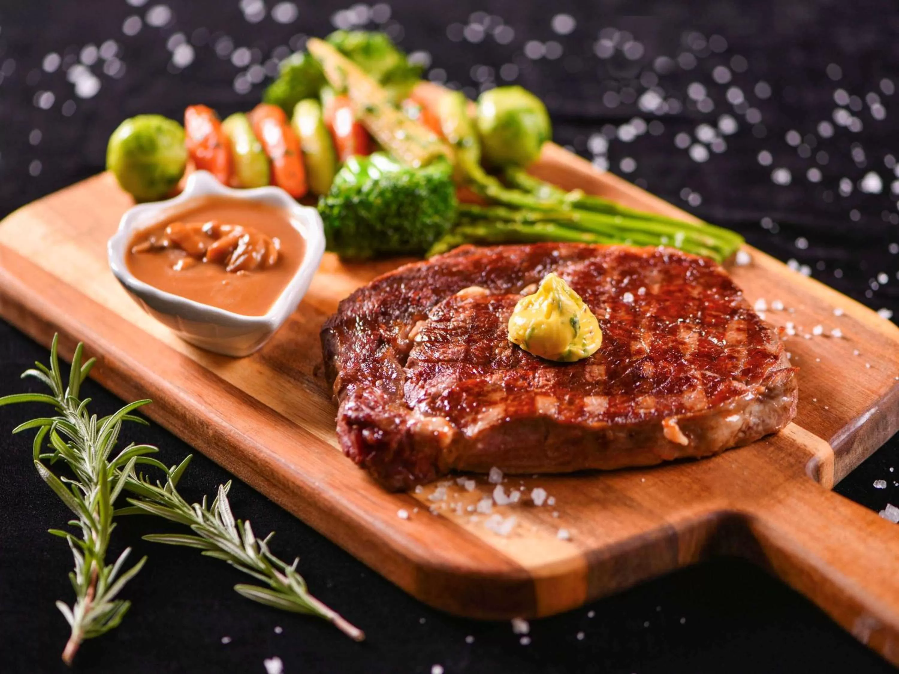 Lounge or bar, Food in M Grand Hotel Doha