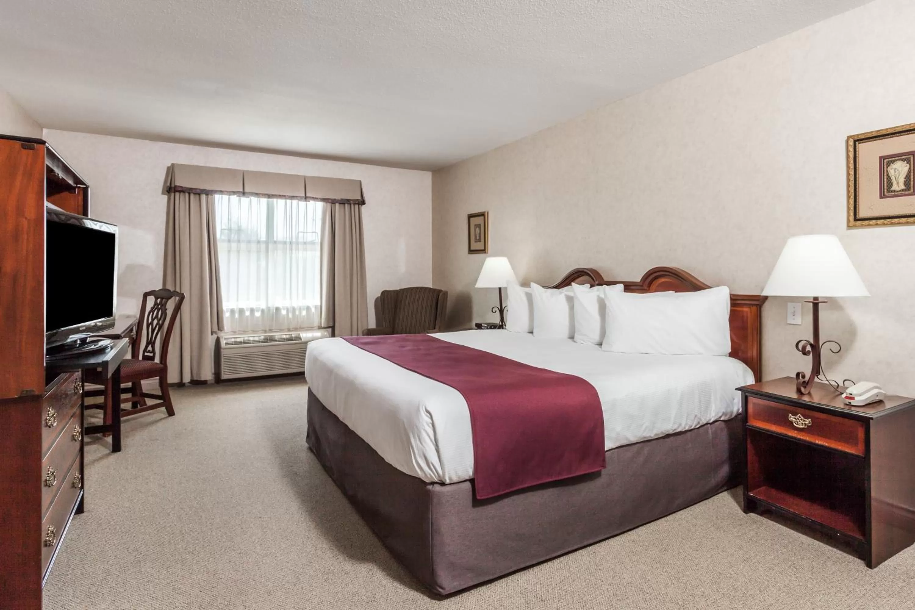 King Room - Disability Access/Non-Smoking in Clarion Hotel & Conference Centre