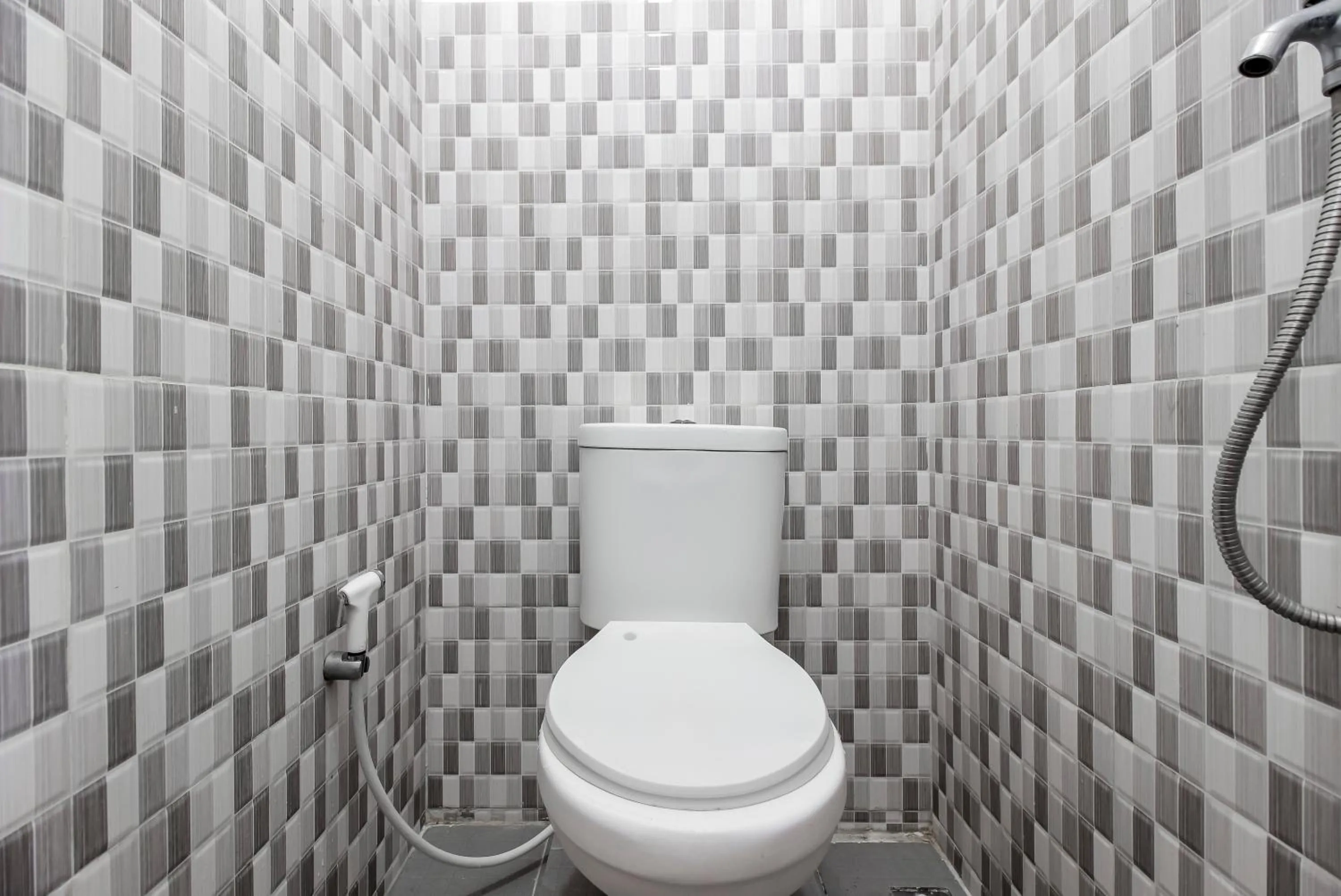 Bathroom in RedDoorz near Sam Ratulangi Airport Manado