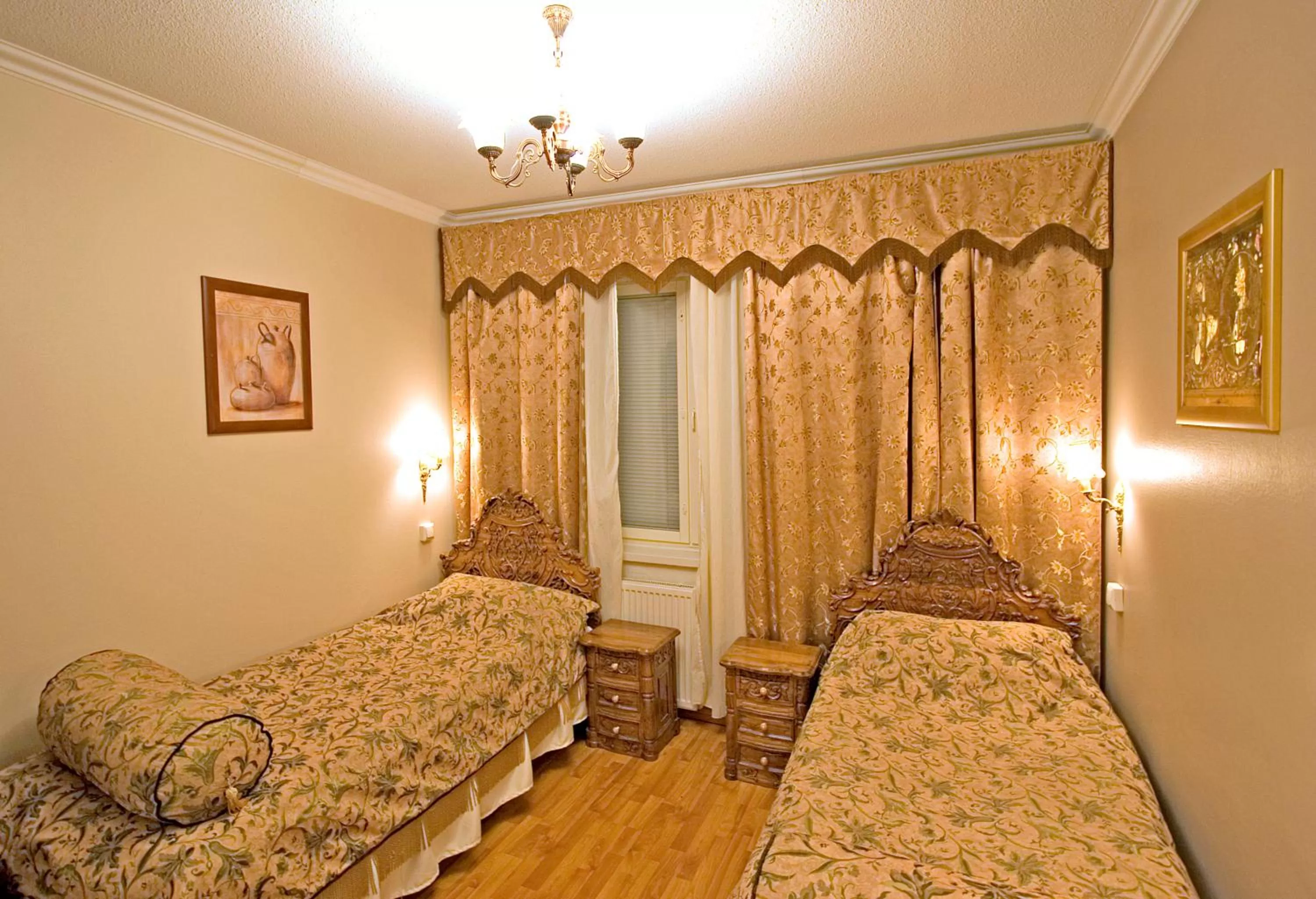 Photo of the whole room, Bed in Mango Hotel