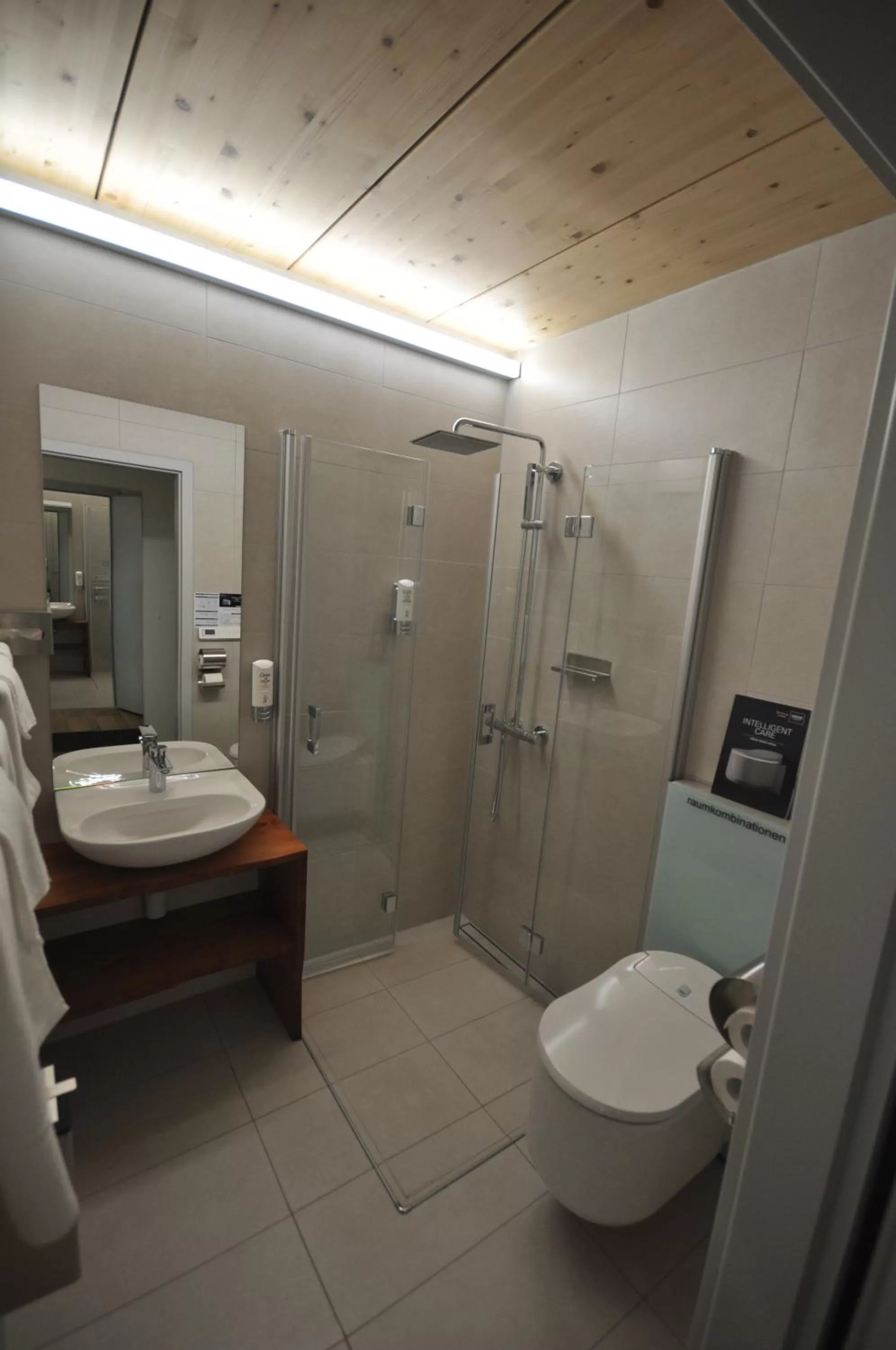Bathroom in Boutique Hotel BS16 before Bern City Parking gratis