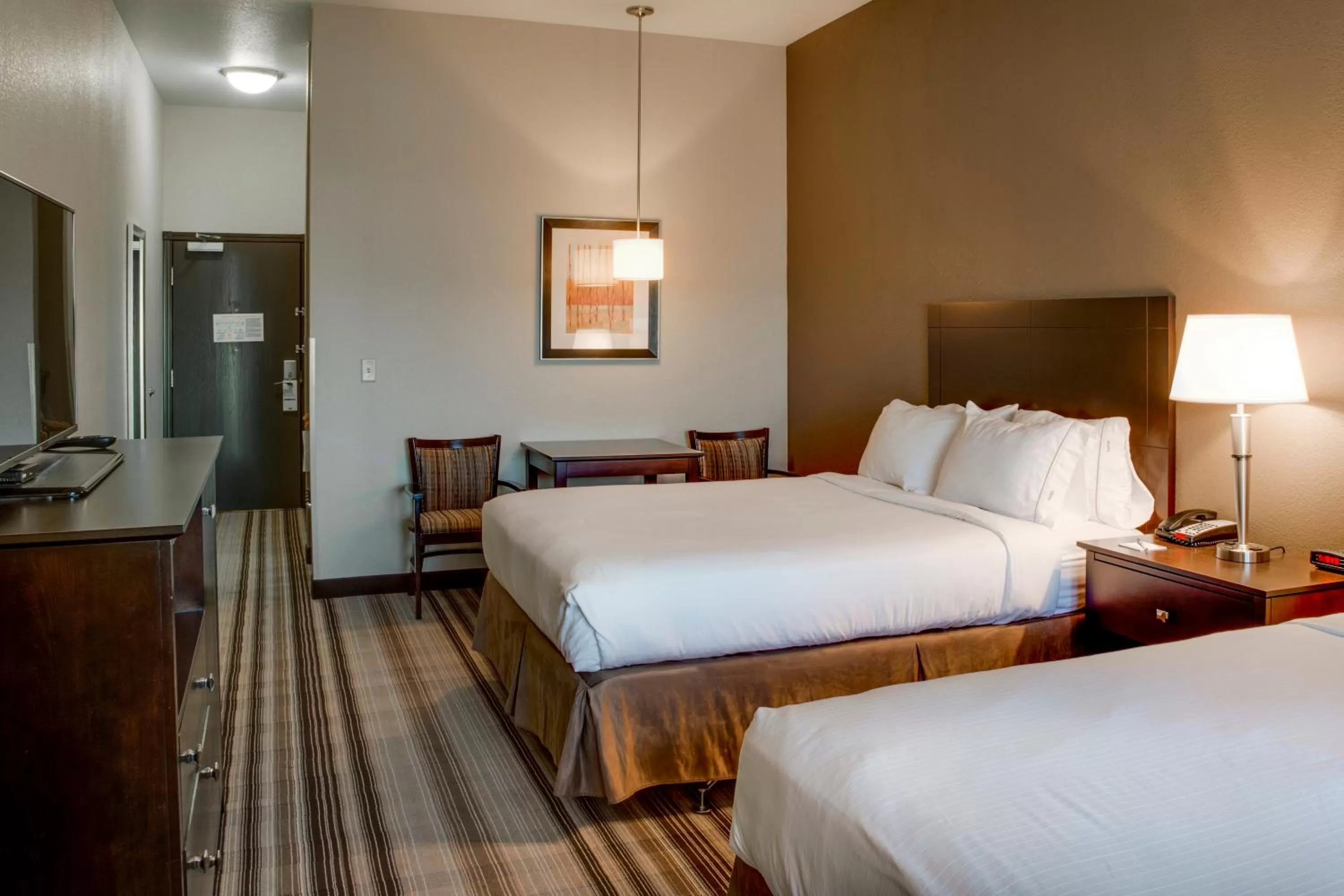Photo of the whole room, Bed in Holiday Inn Express & Suites Nevada by IHG