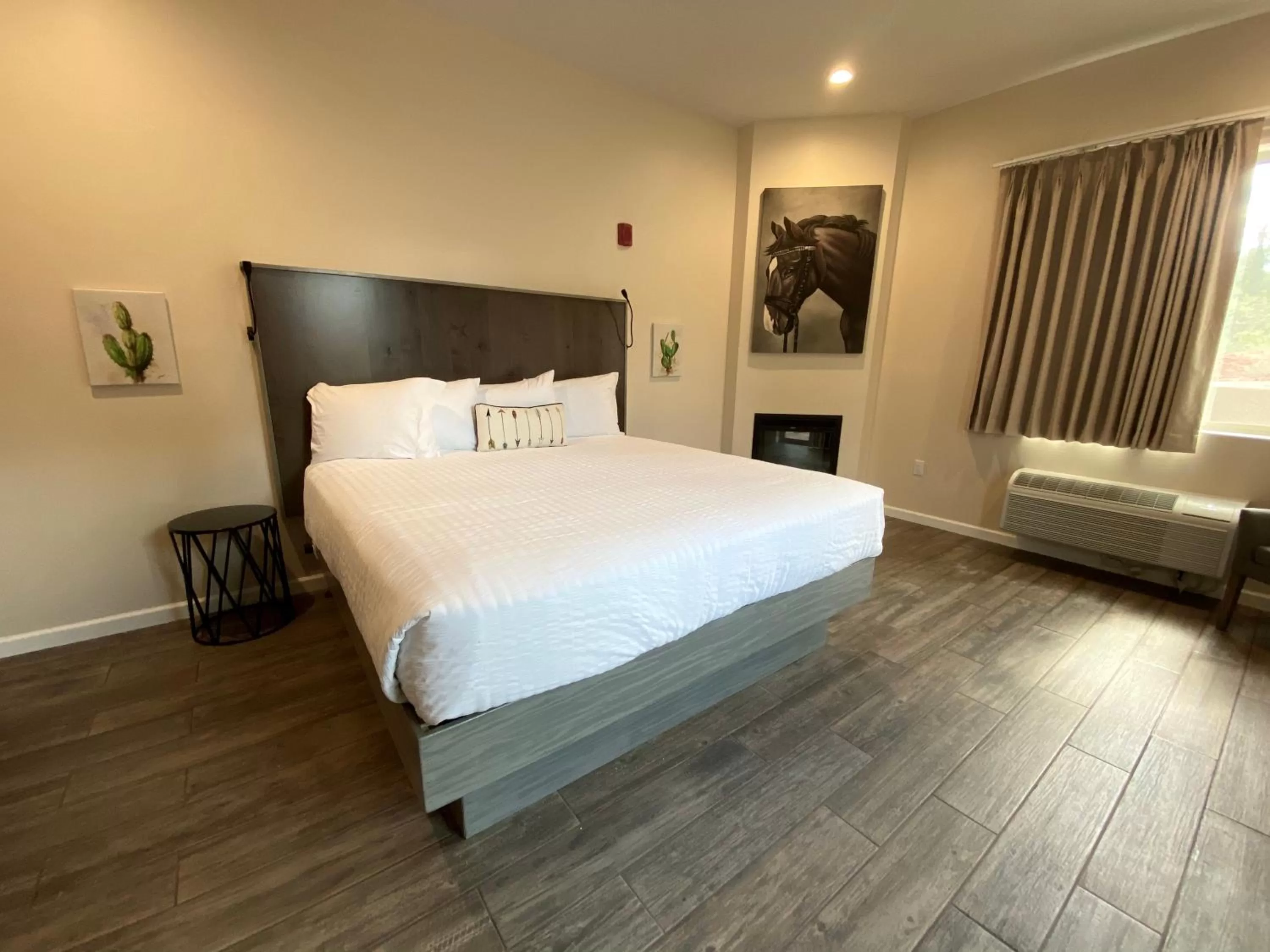 Bed in Sedona Village Lodge