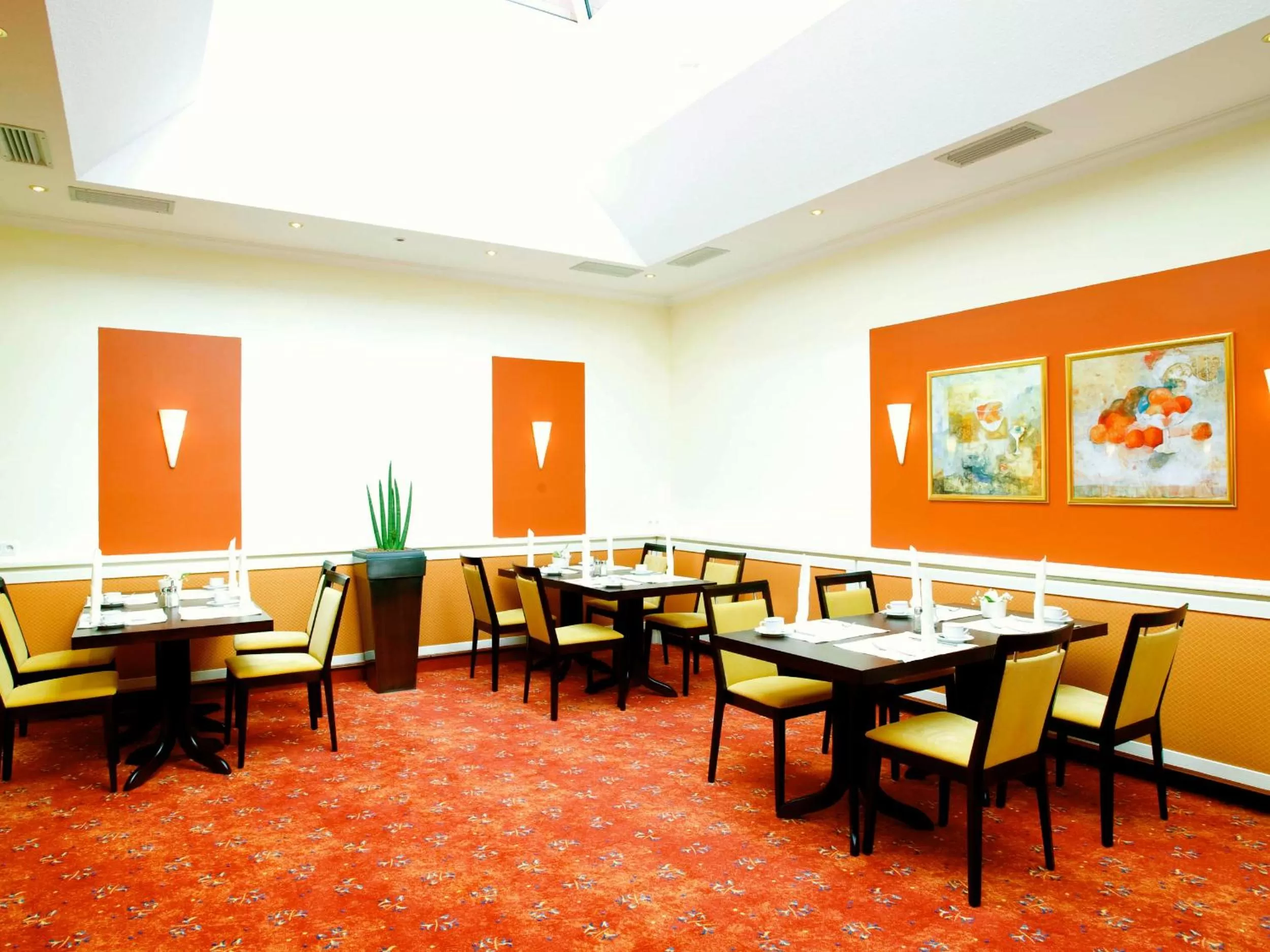 Restaurant/places to eat in IDINGSHOF Hotel & Restaurant