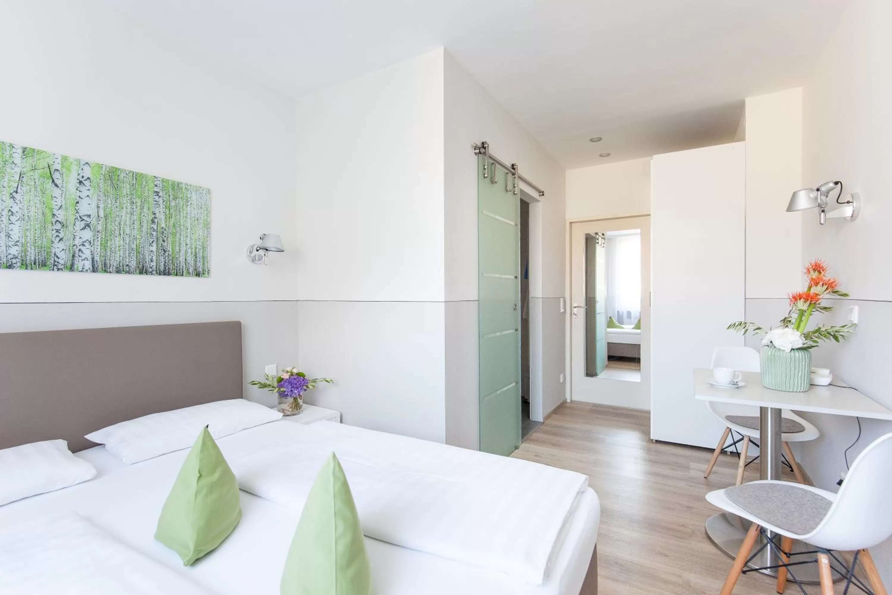 Photo of the whole room, Bed in Franziskaner