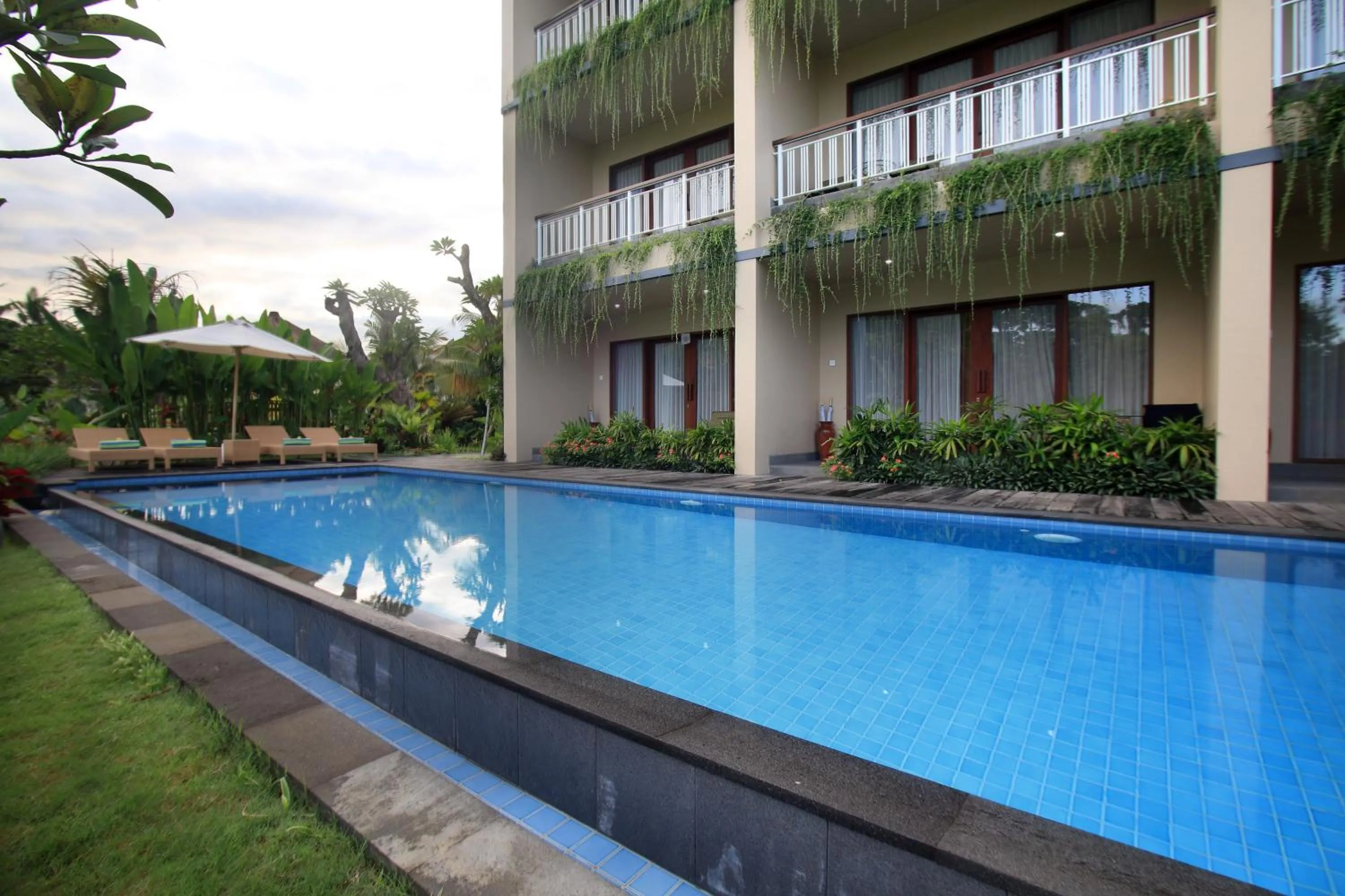 Swimming pool in Byasa Ubud