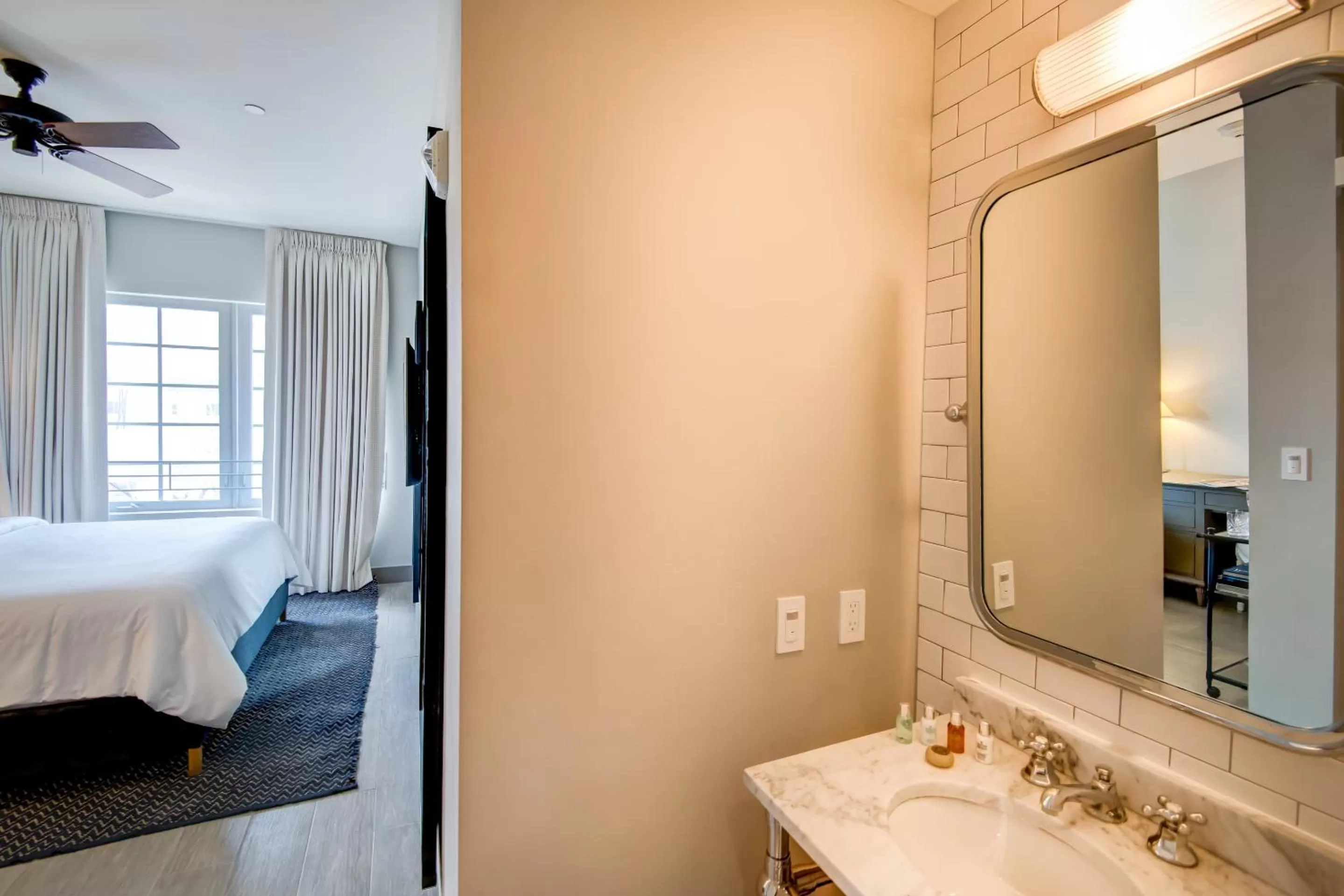 Bedroom, Bed in The Plymouth South Beach