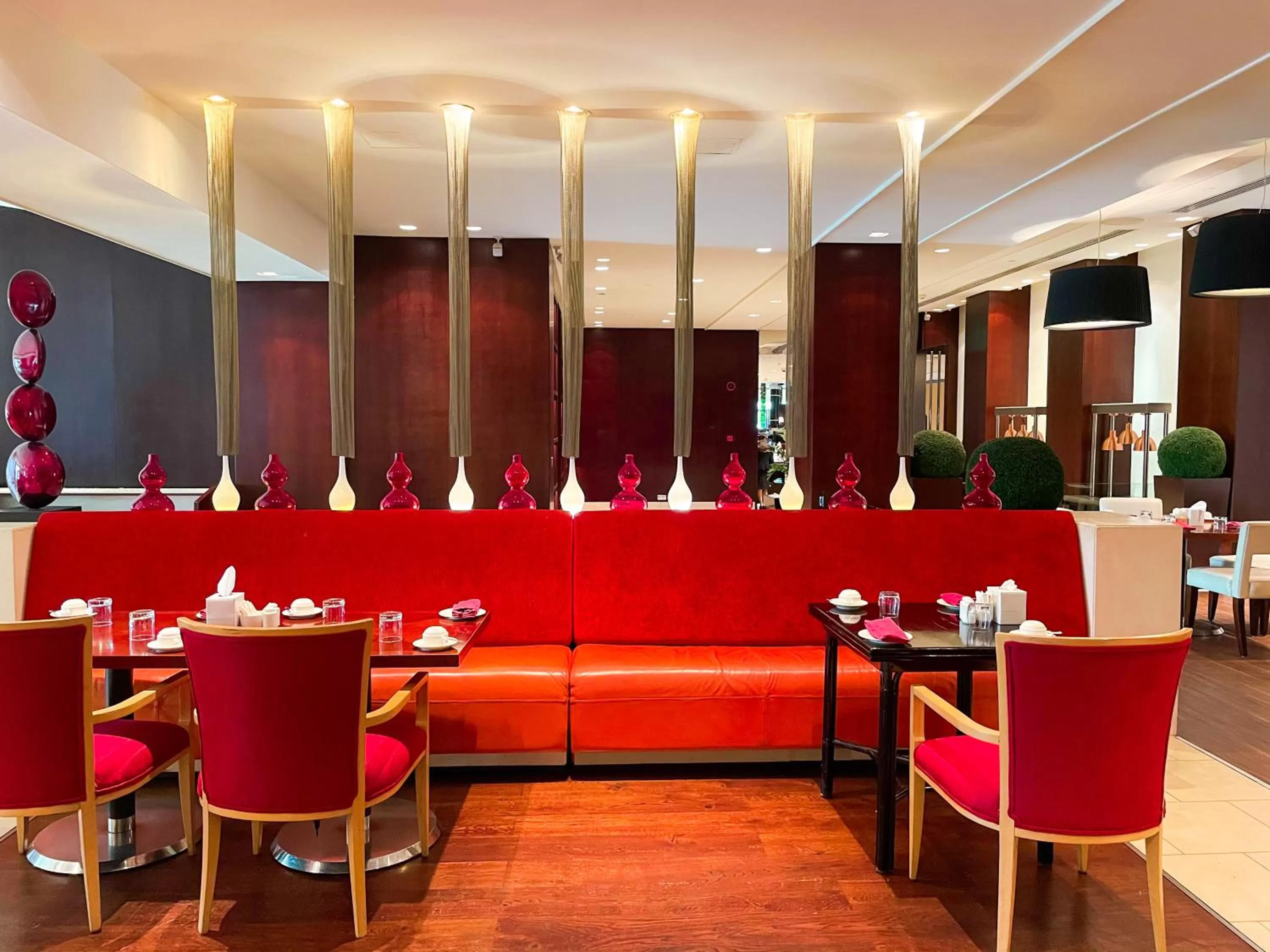 Restaurant/places to eat in Mövenpick Grand Al Bustan