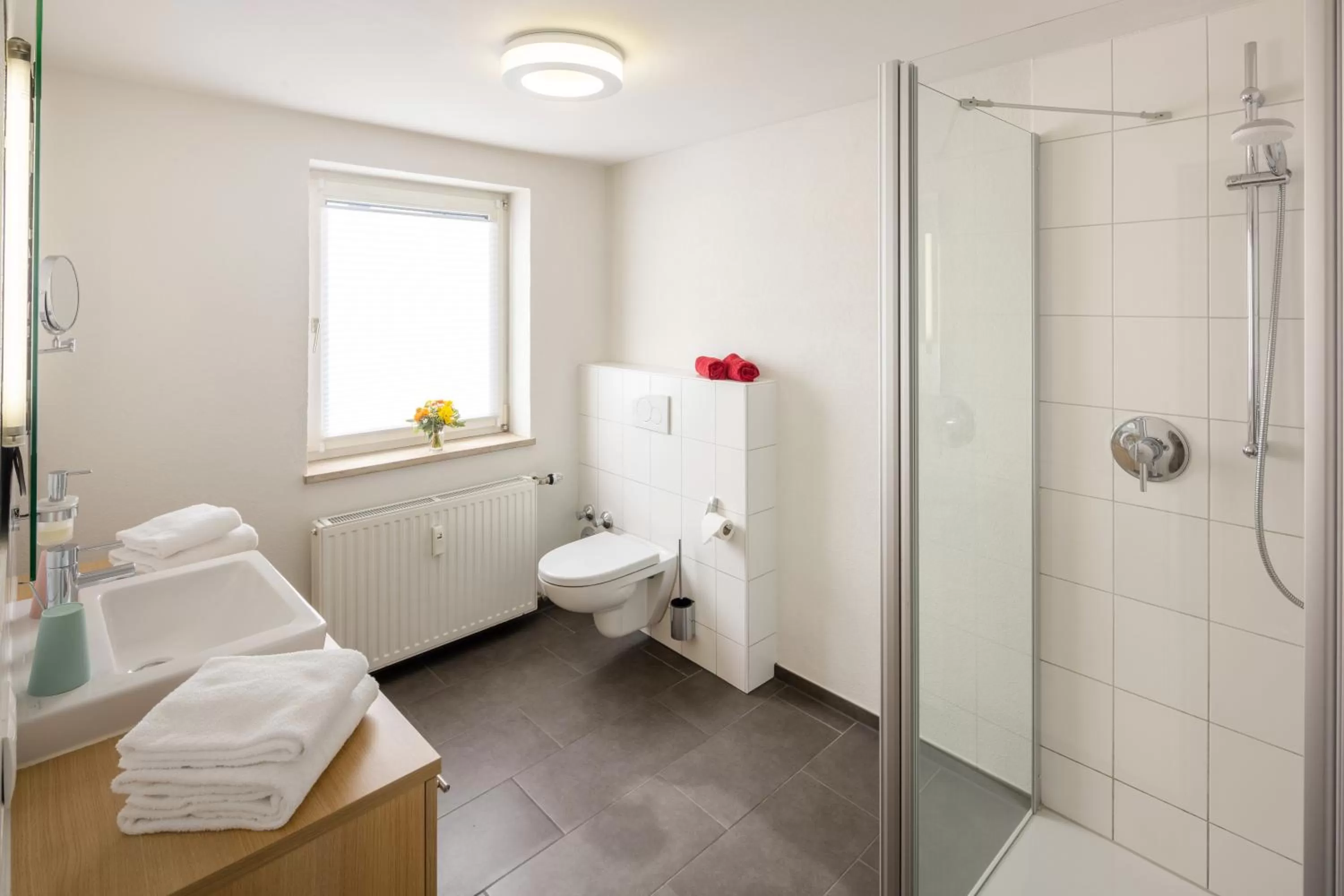 Shower in Hotel Peterhof - urban lifestyle Kempten