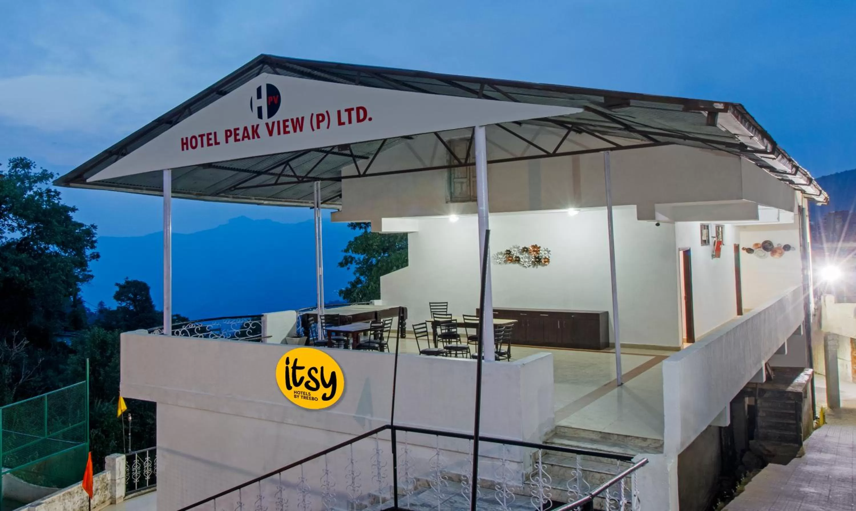 Facade/entrance in Itsy Hotels Peak View, 300 Mts From Mall Road