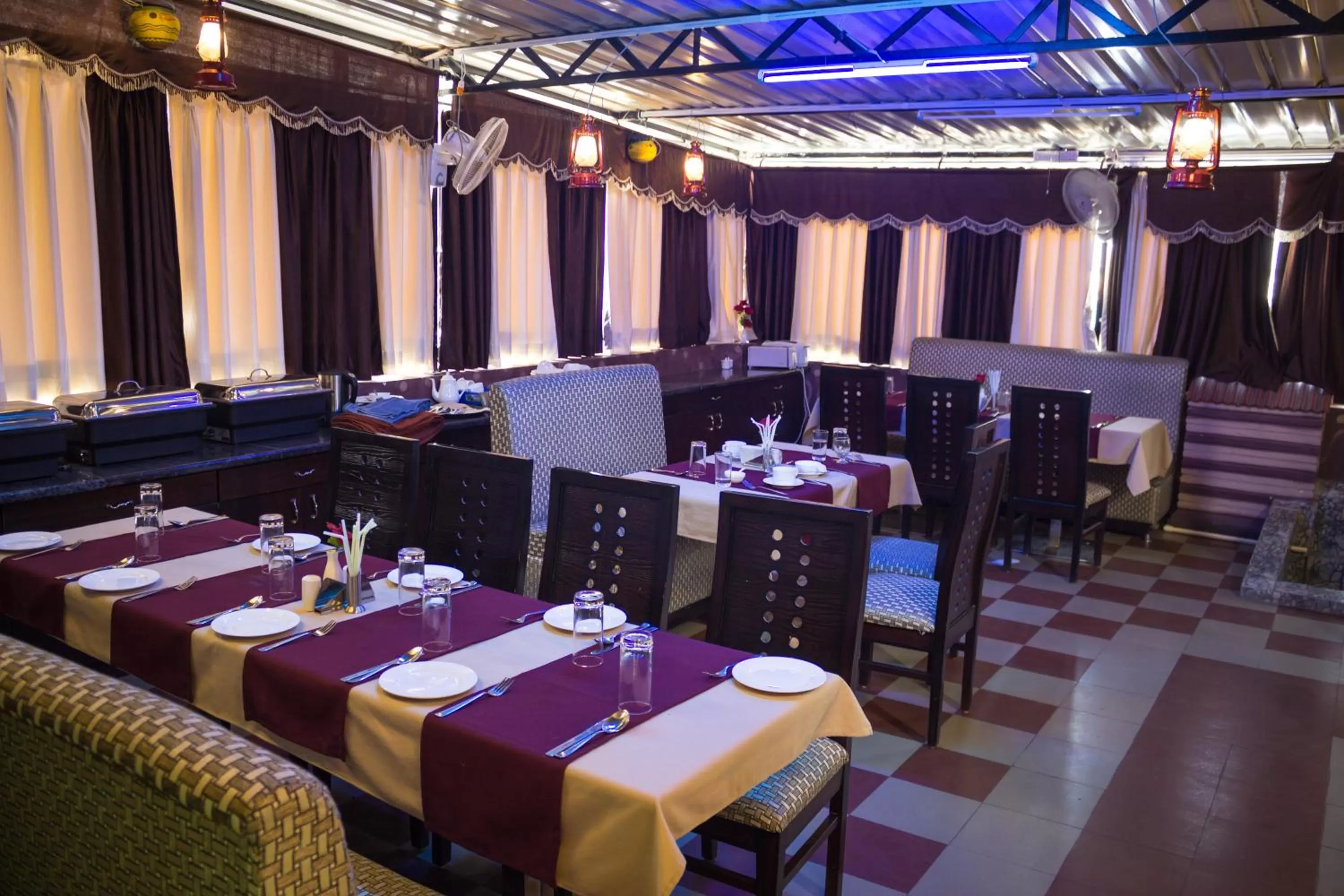 Restaurant/places to eat in Hotel Heritage Inn at Assi Ghat