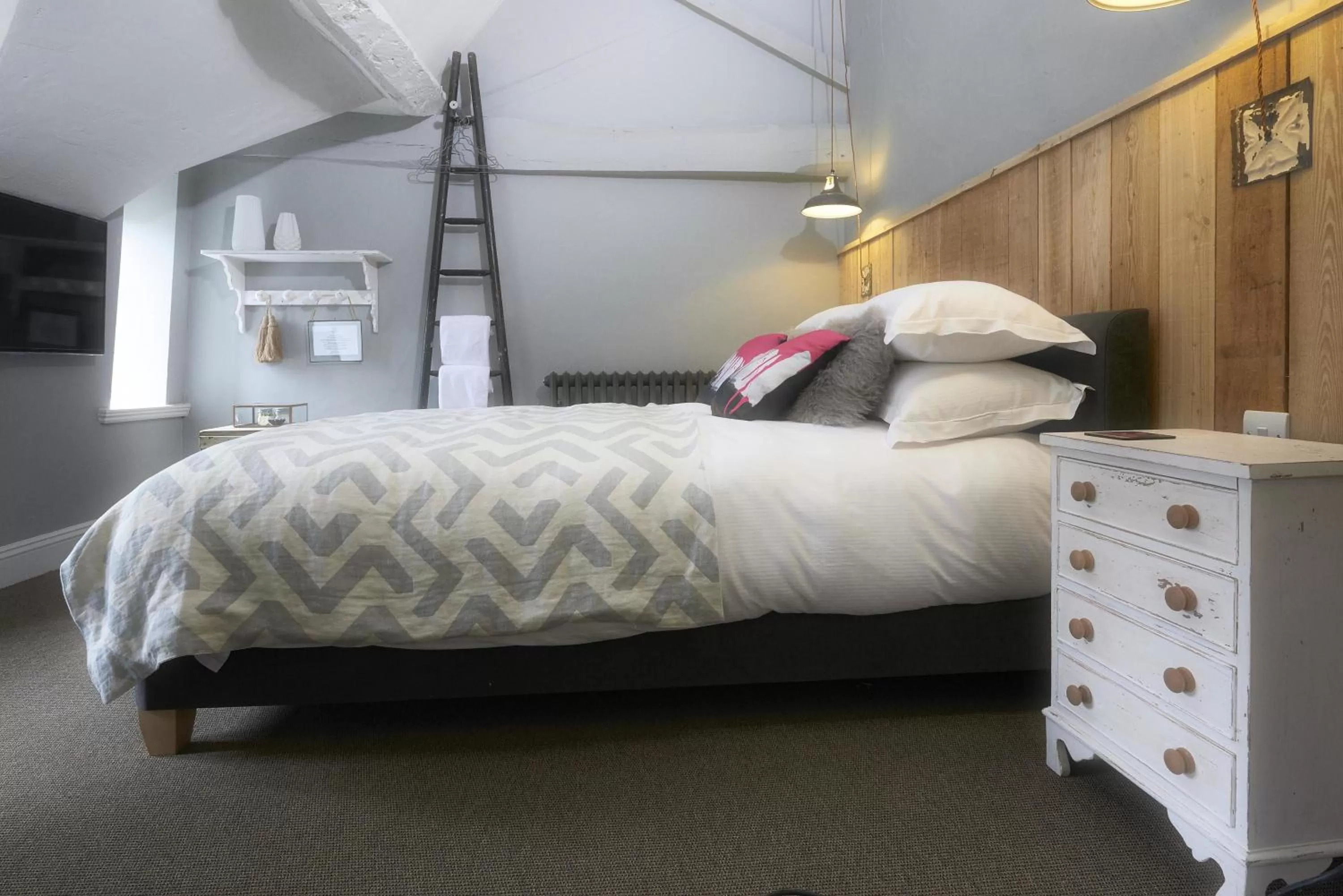 Photo of the whole room, Bed in Timbrell's Yard