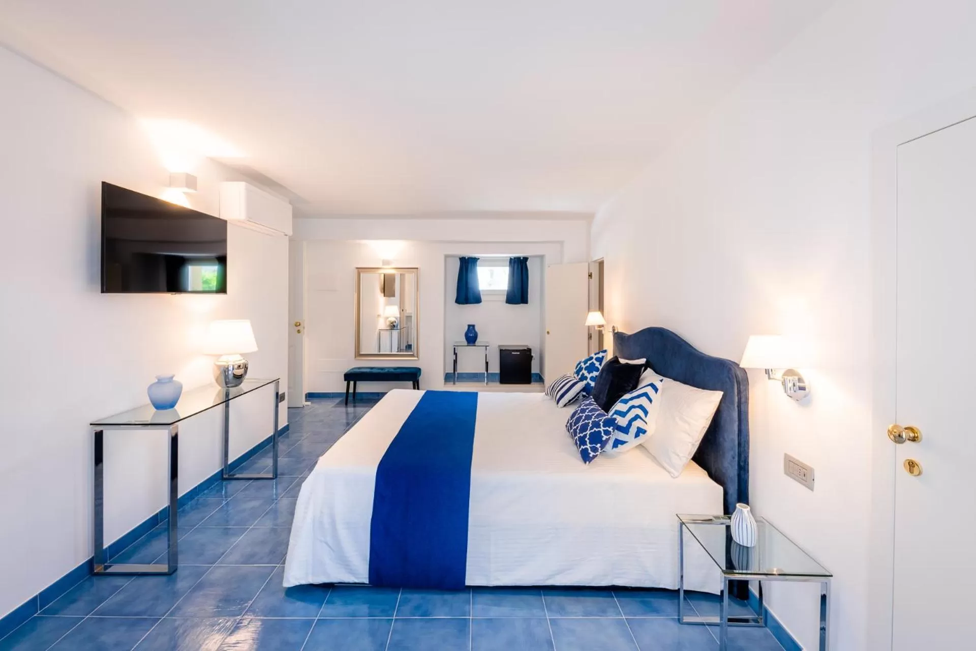 Photo of the whole room, Bed in BeB Palazzo Mancini