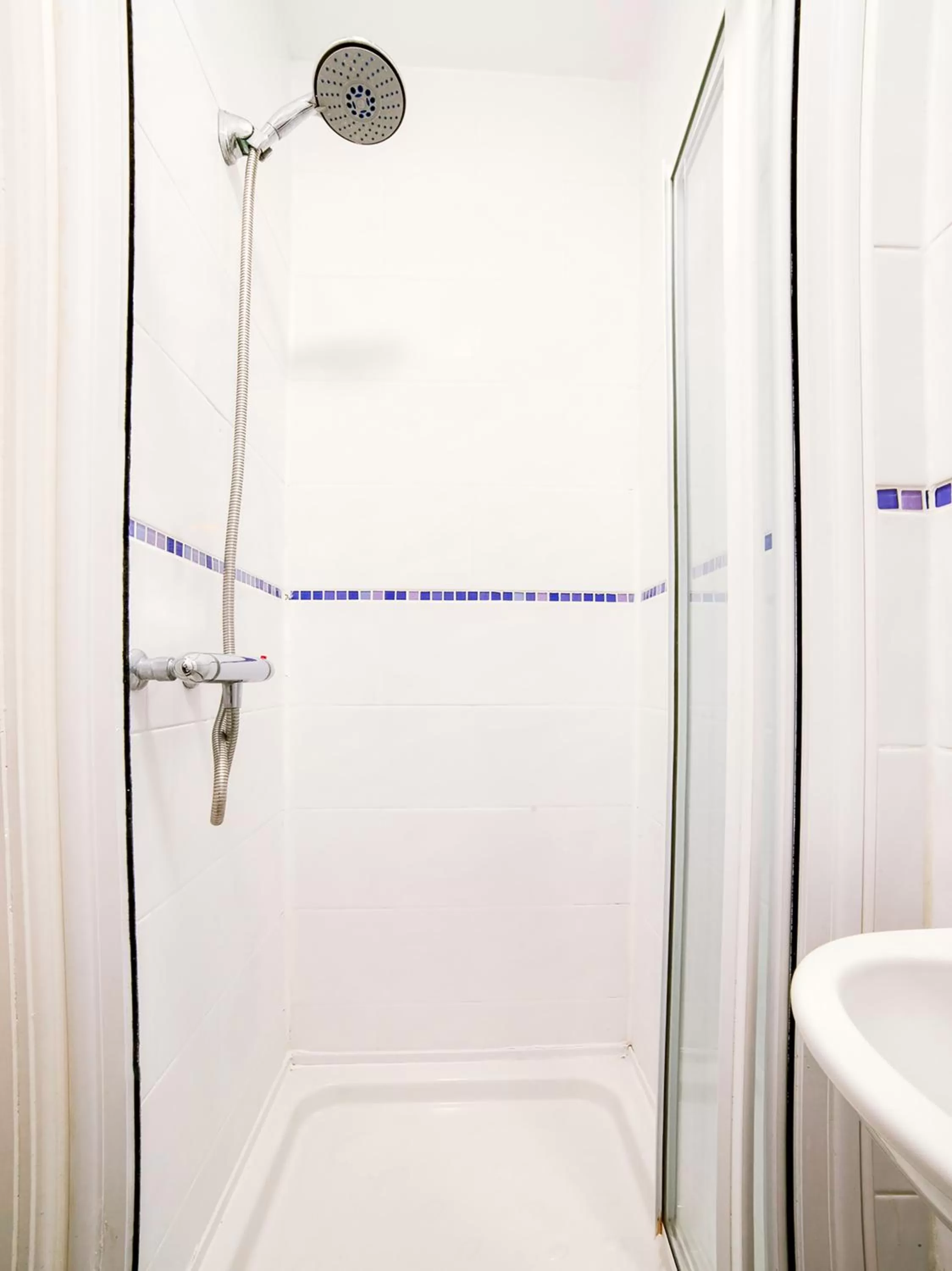 Bathroom in Tequila and Dunlin Rooms Southport Central