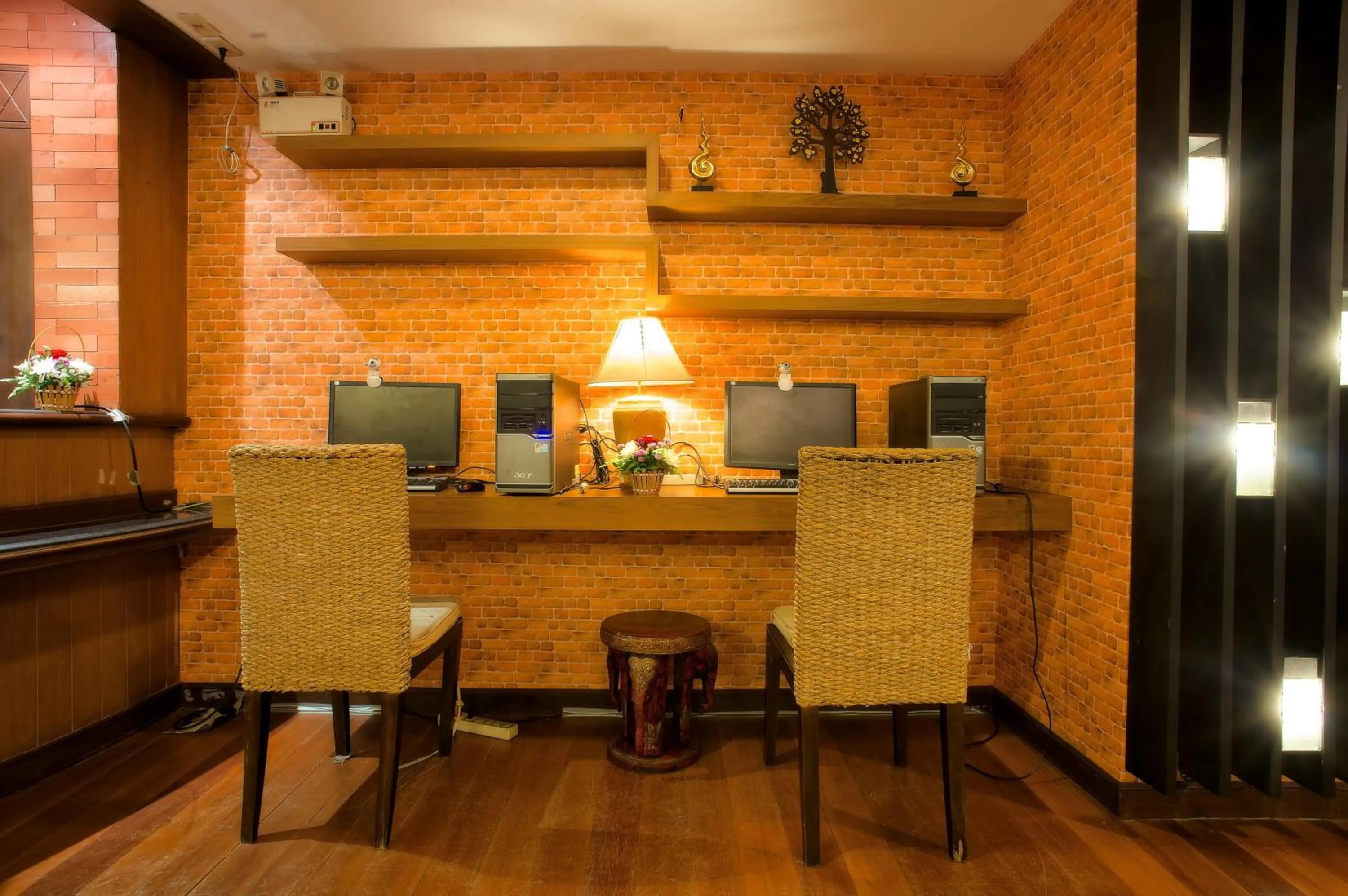 Business facilities in Chiangmai Gate Hotel
