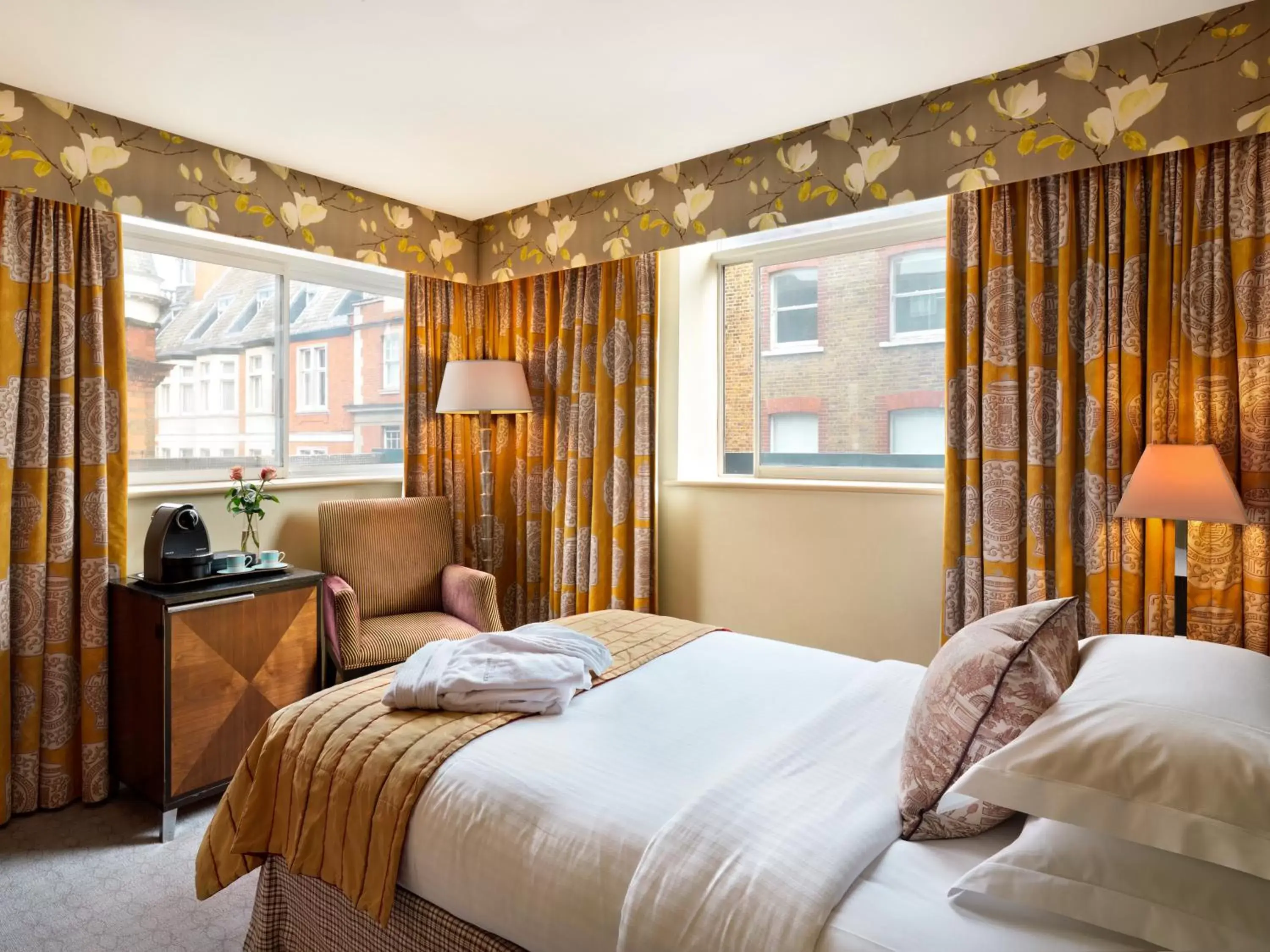 Deluxe Single Room in The Mandeville Hotel Deluxe Single Room in The Mandeville Hotel