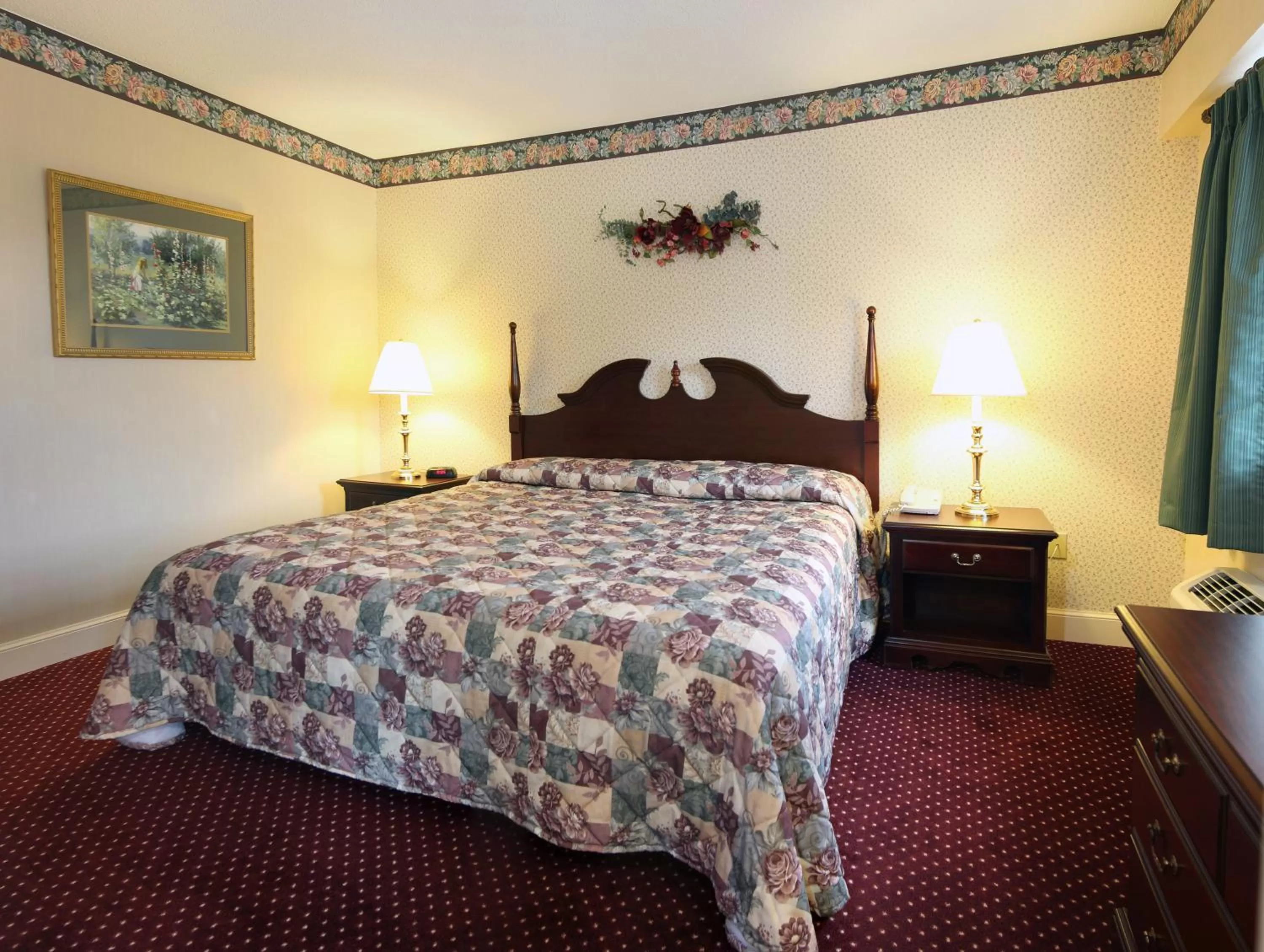 Bedroom, Bed in Bird-in-Hand Family Inn