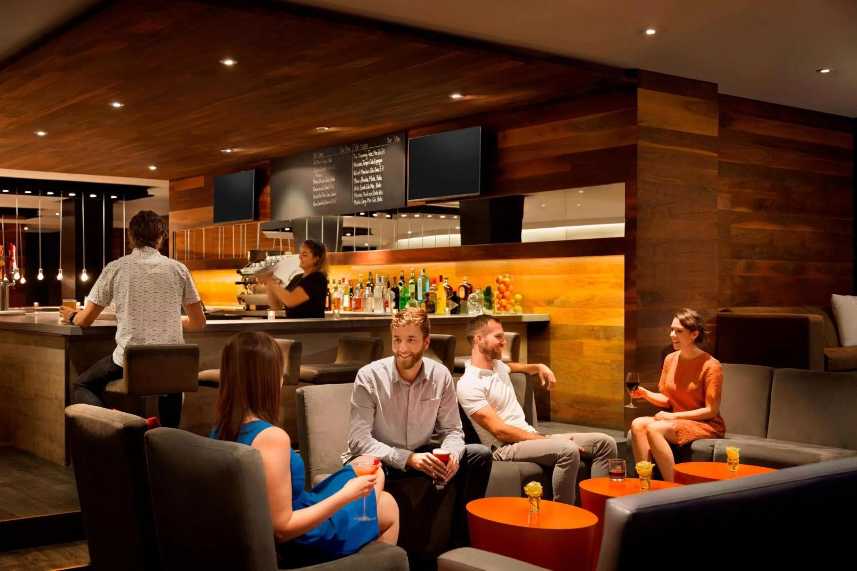 Lounge or bar in Hotel PUR, Quebec, a Tribute Portfolio Hotel