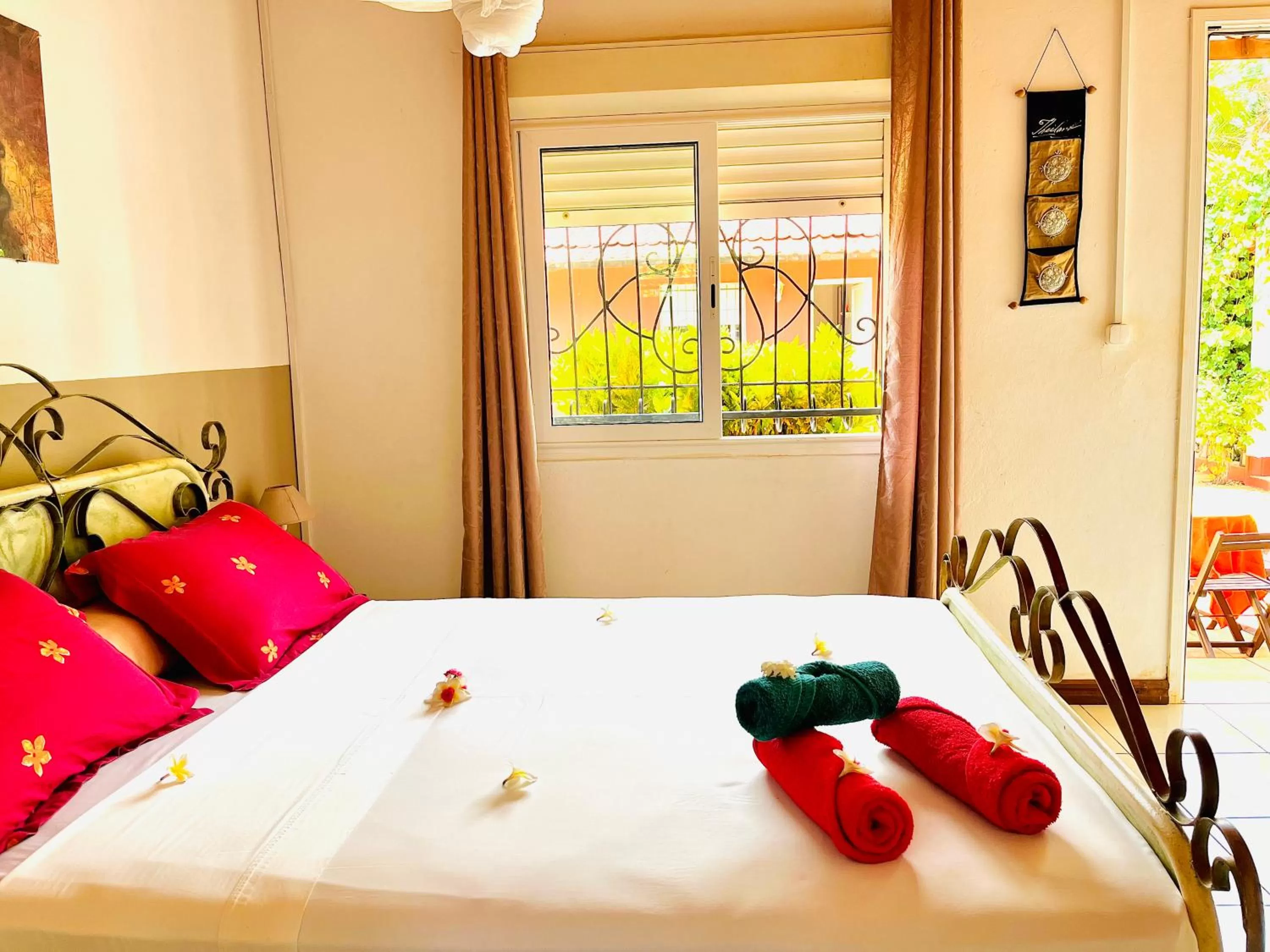 Bedroom, Bed in Régina Lodge Diégo Suarez Madagascar