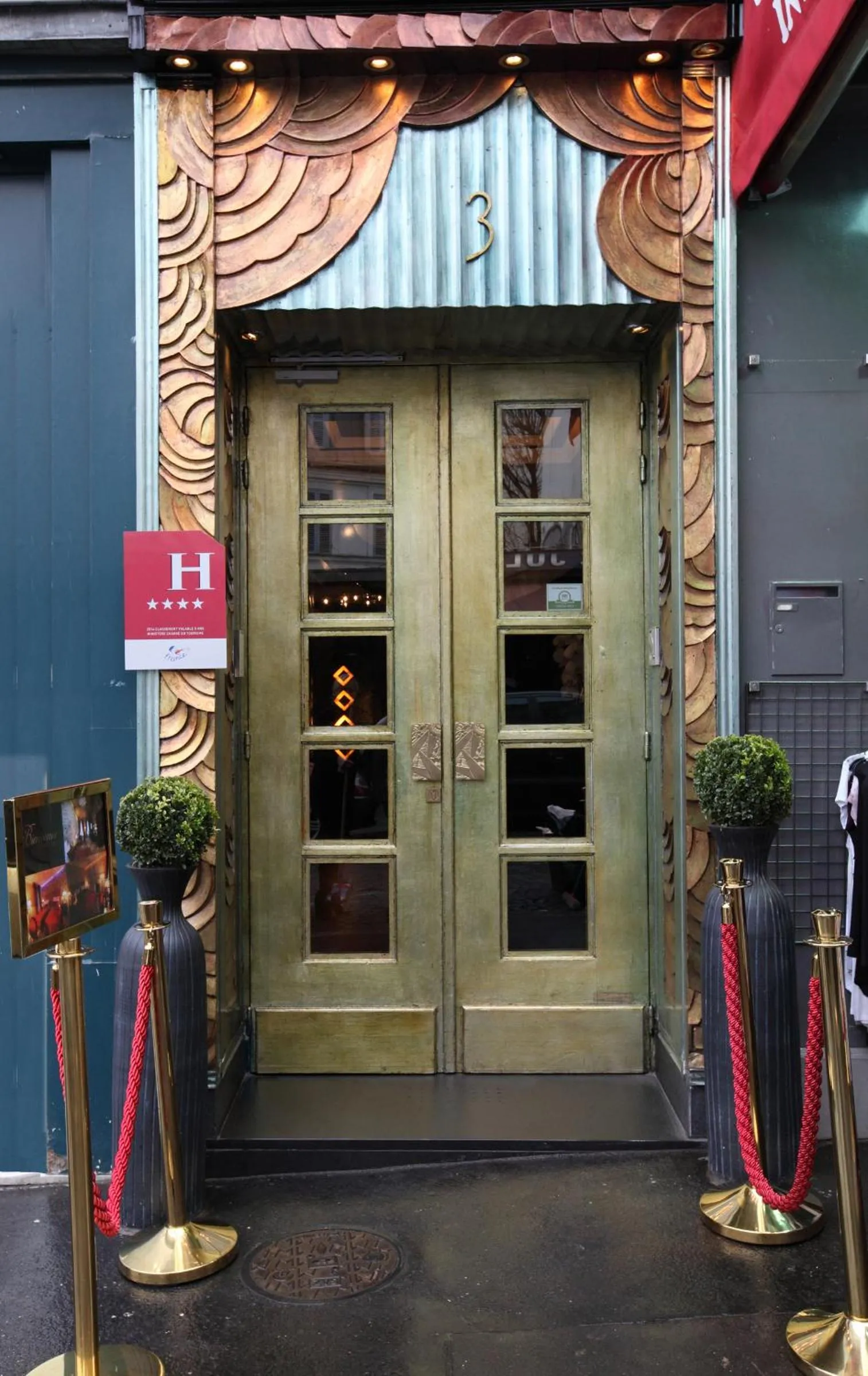 Facade/entrance in Hotel Du Beaumont