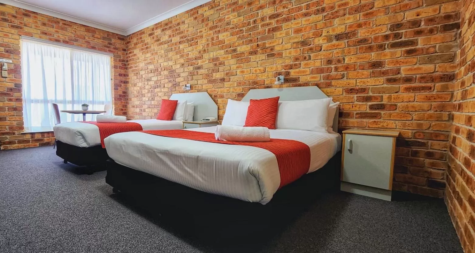 Bed in Golf Club Motor Inn Wingham