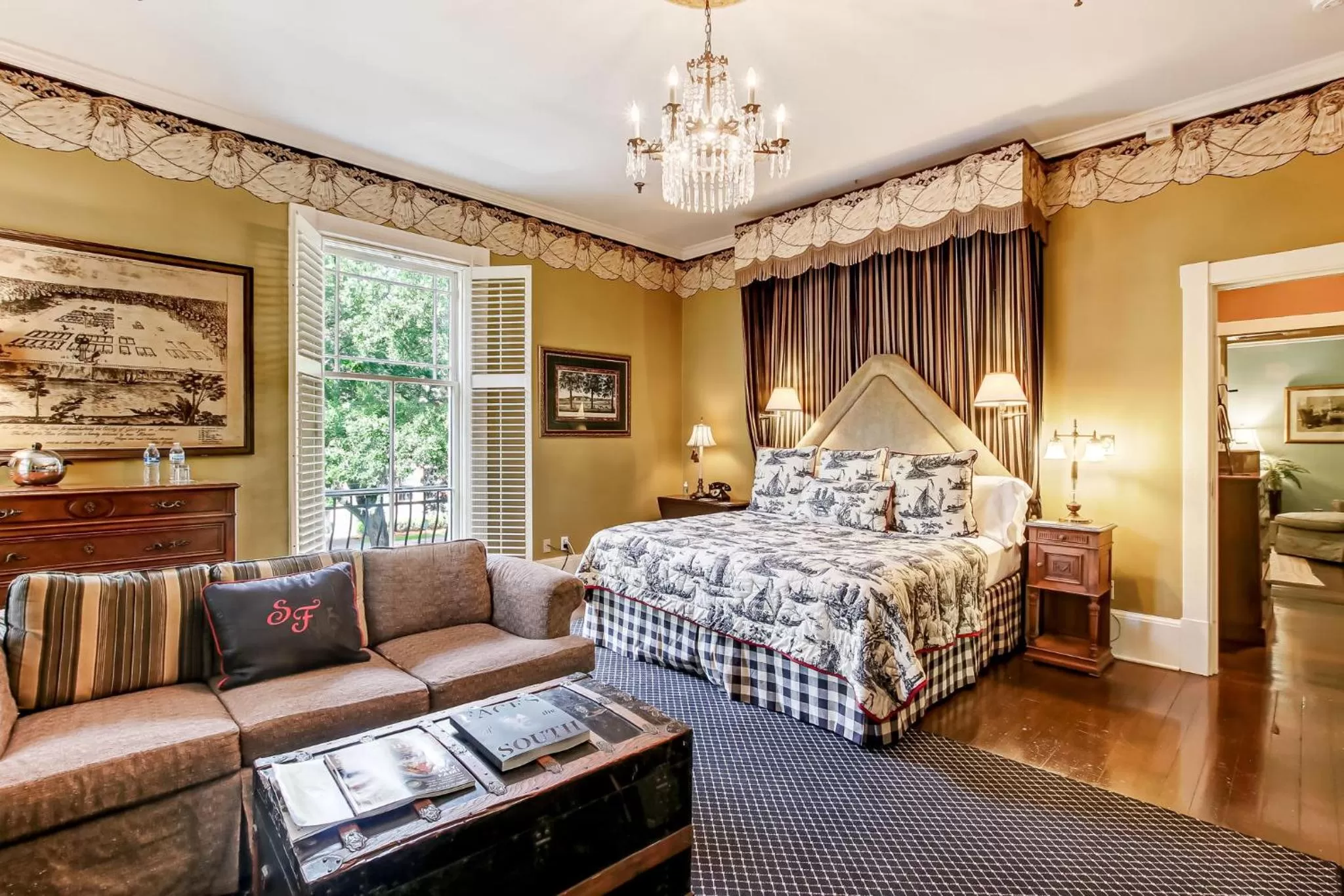 Bedroom in Ballastone Inn
