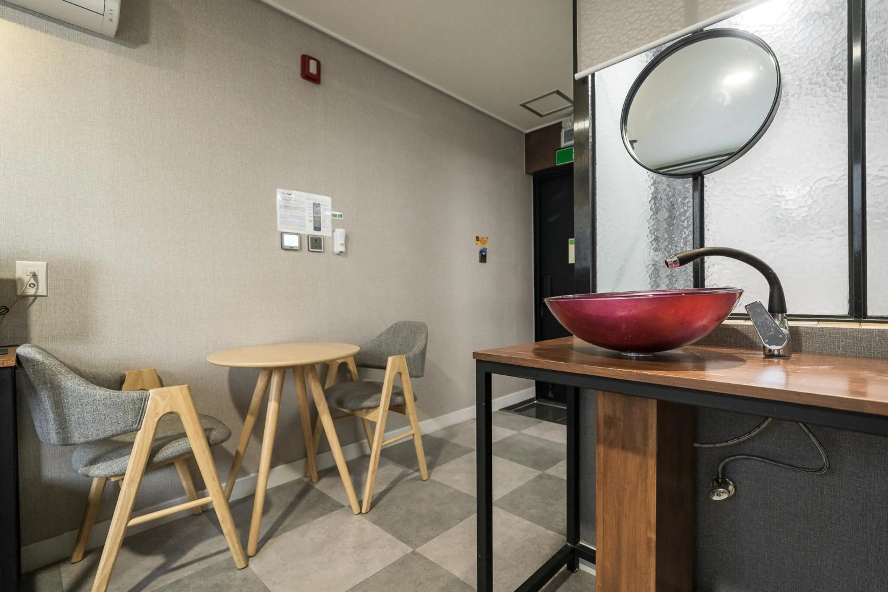 Dining area in Malu Hotel Suwon