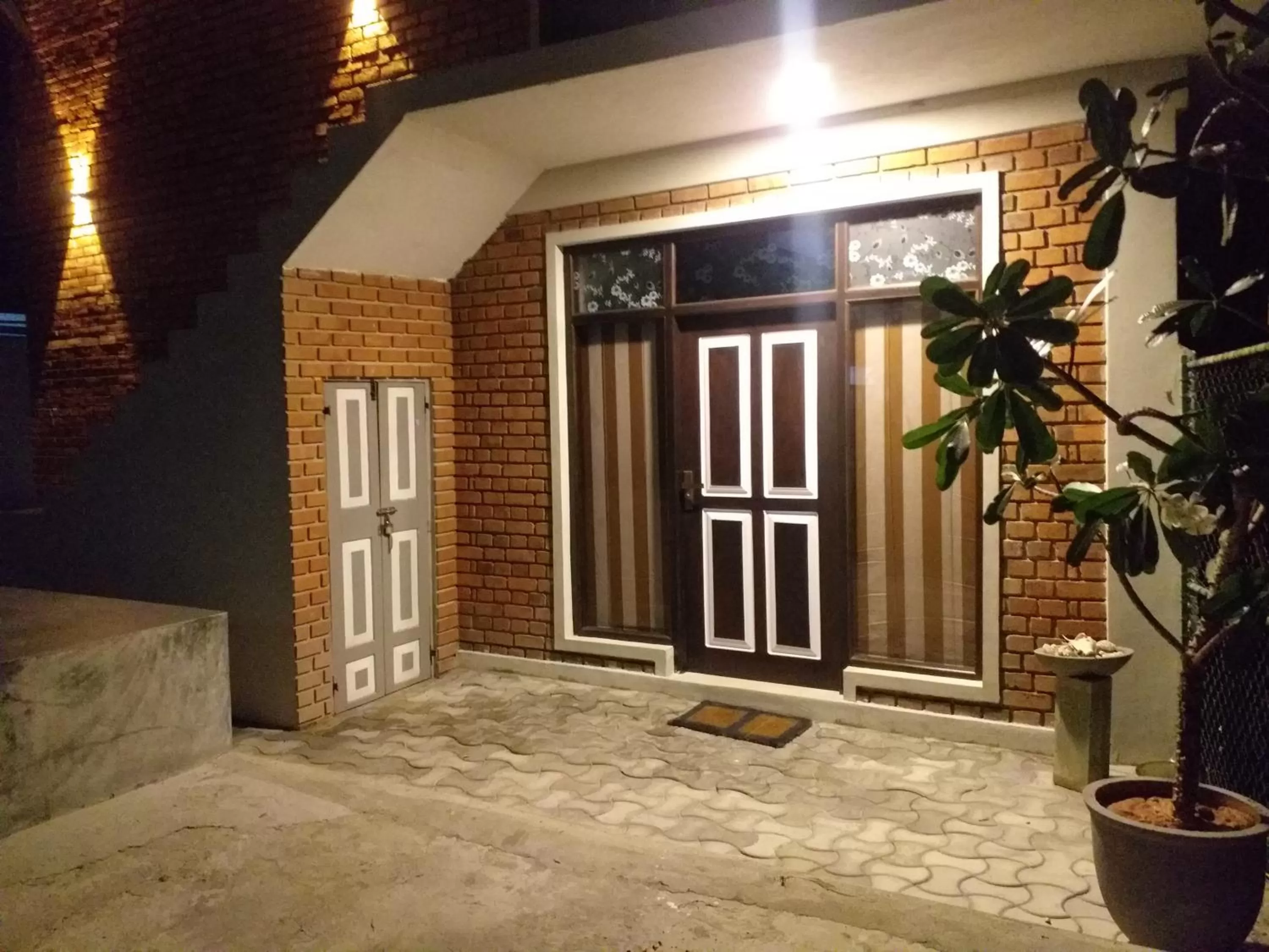 Facade/entrance in Green Wood Villa Negombo