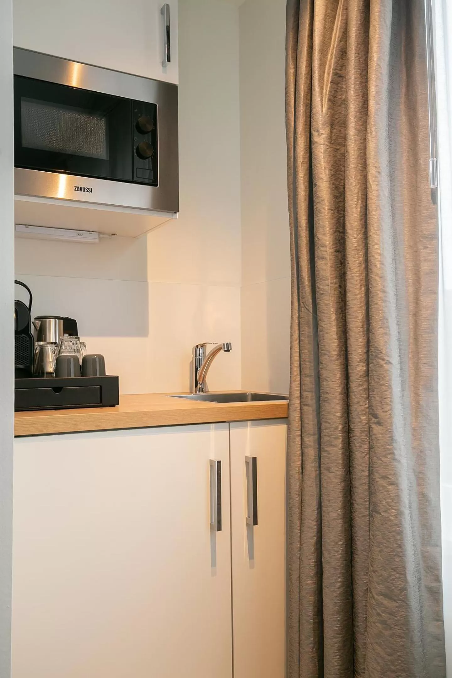 Coffee/tea facilities in Snoozz Hotels Bolsward Boutique hotel zonder receptie met digitale sleutel