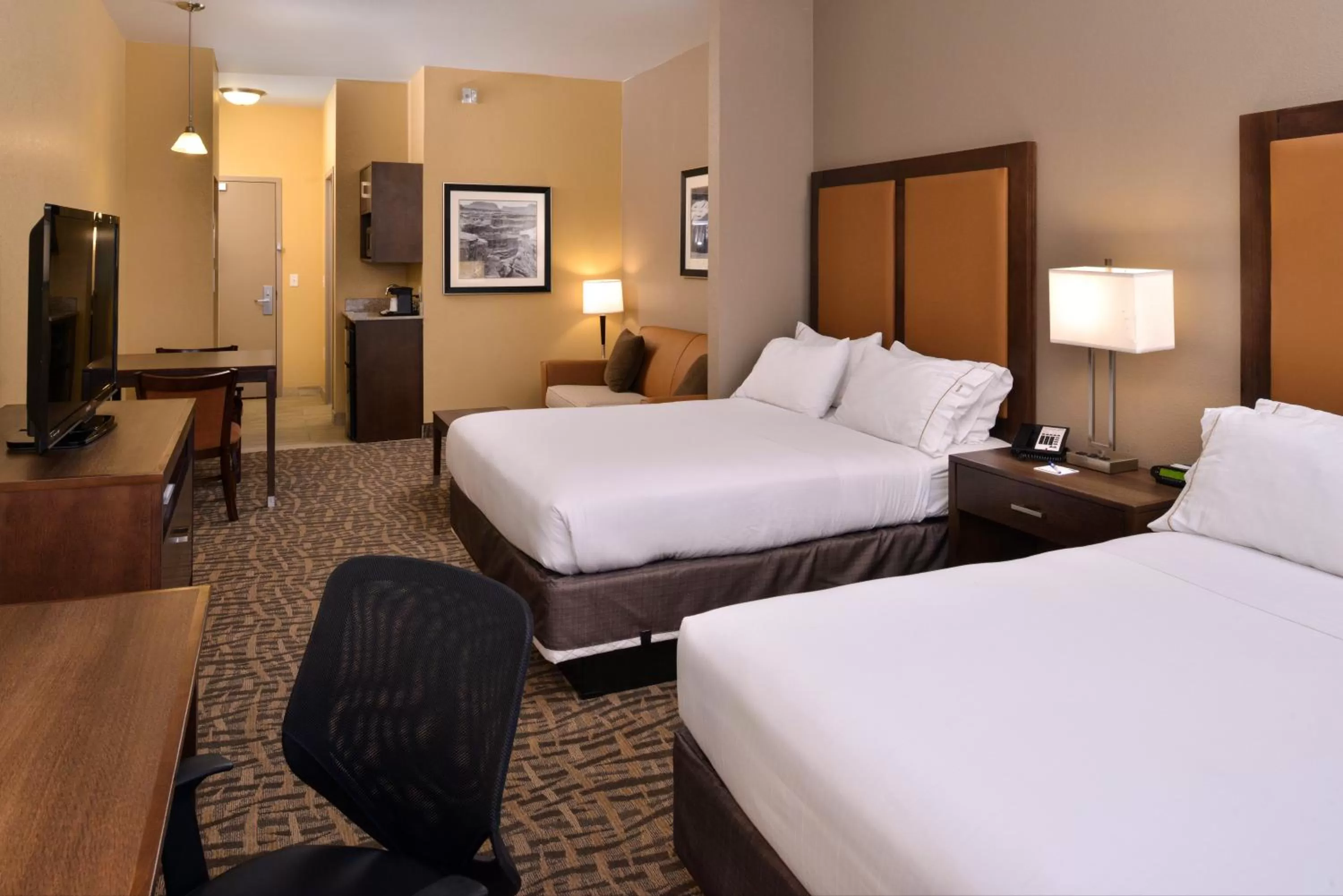 Bedroom, Bed in Holiday Inn Express & Suites Page - Lake Powell Area by IHG