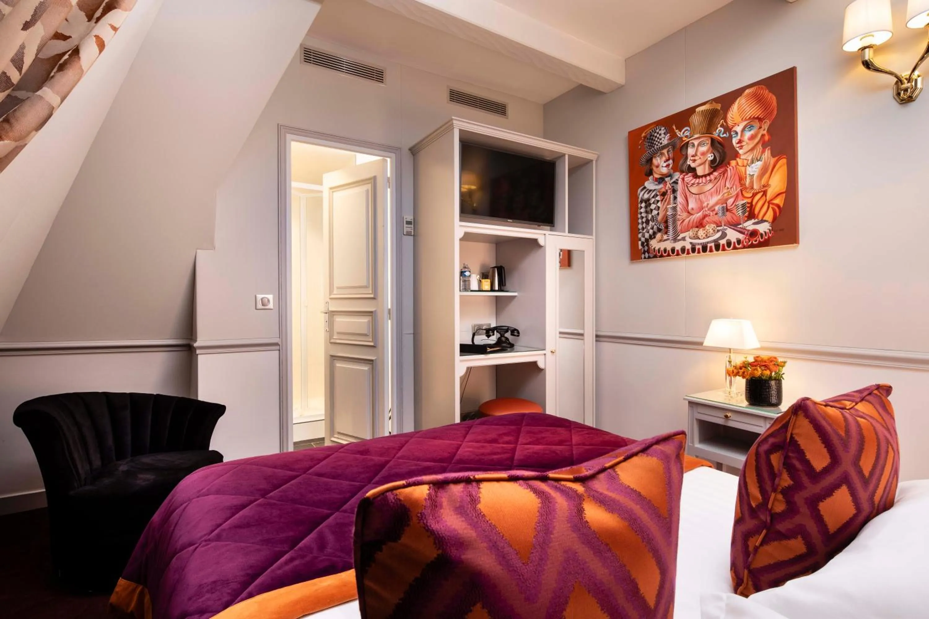 Photo of the whole room, Bed in Hotel & Spa Saint-Jacques