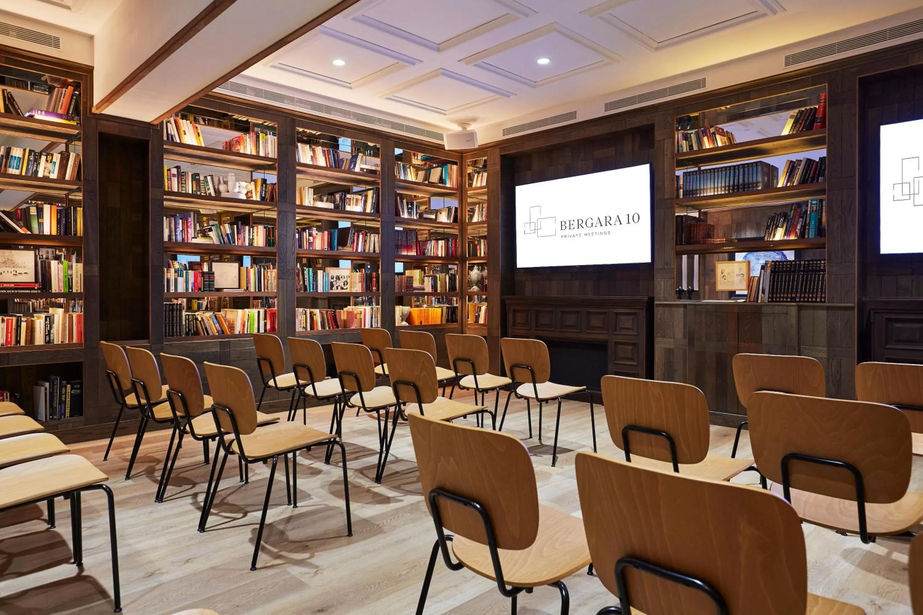 Meeting/conference room in Hotel Pulitzer Barcelona