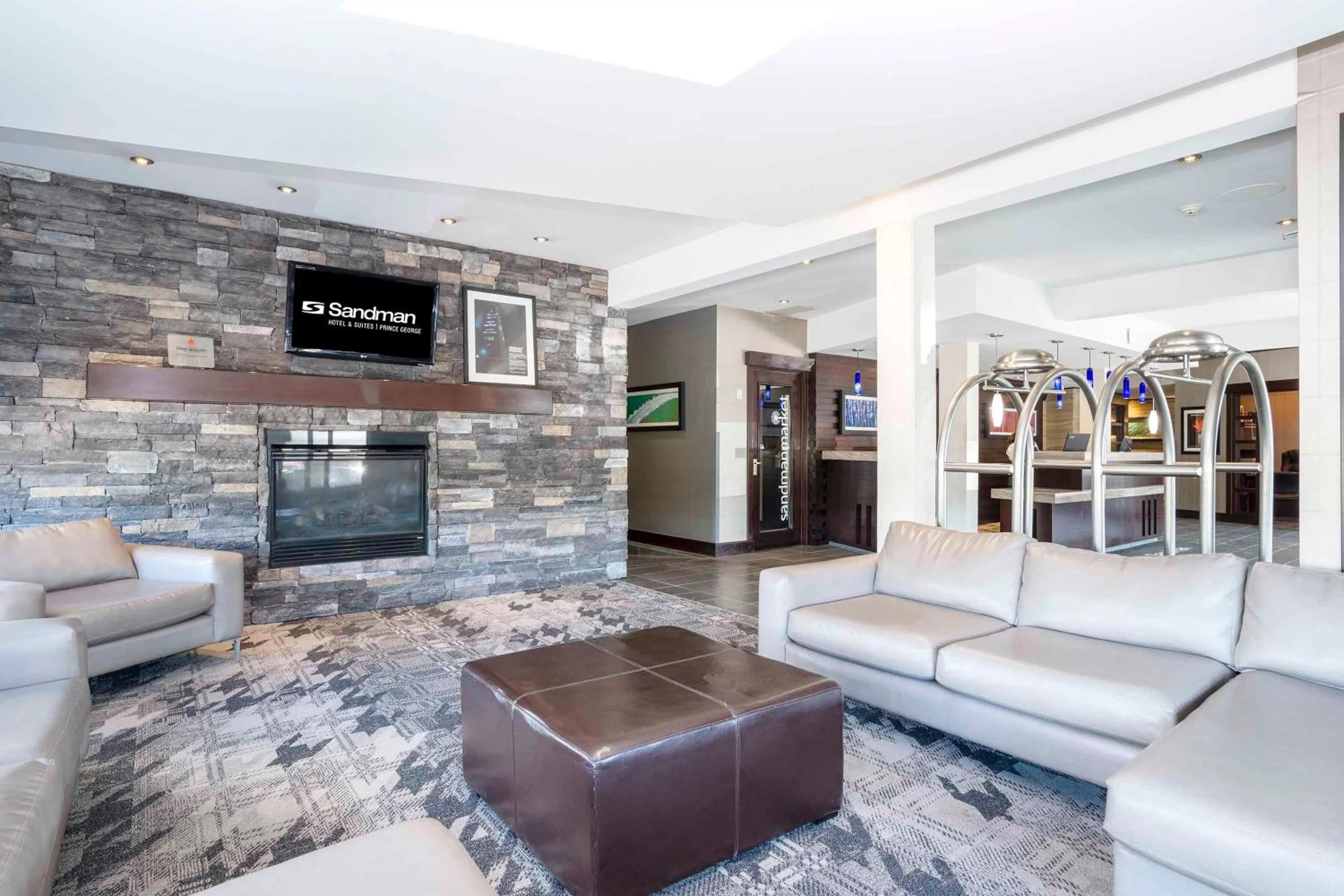 Lobby or reception in Sandman Hotel & Suites Prince George