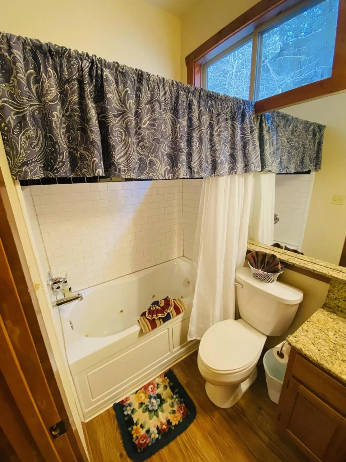Bathroom in All Seasons Treehouse Village