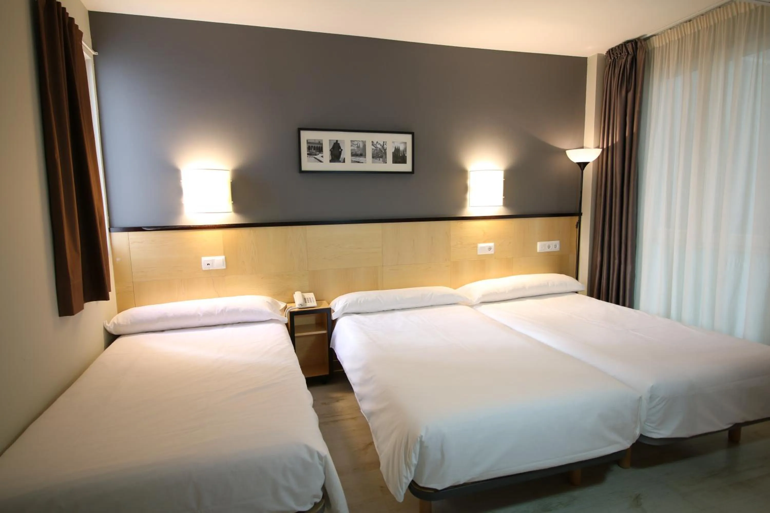 Bed in Hotel Alda Entrearcos