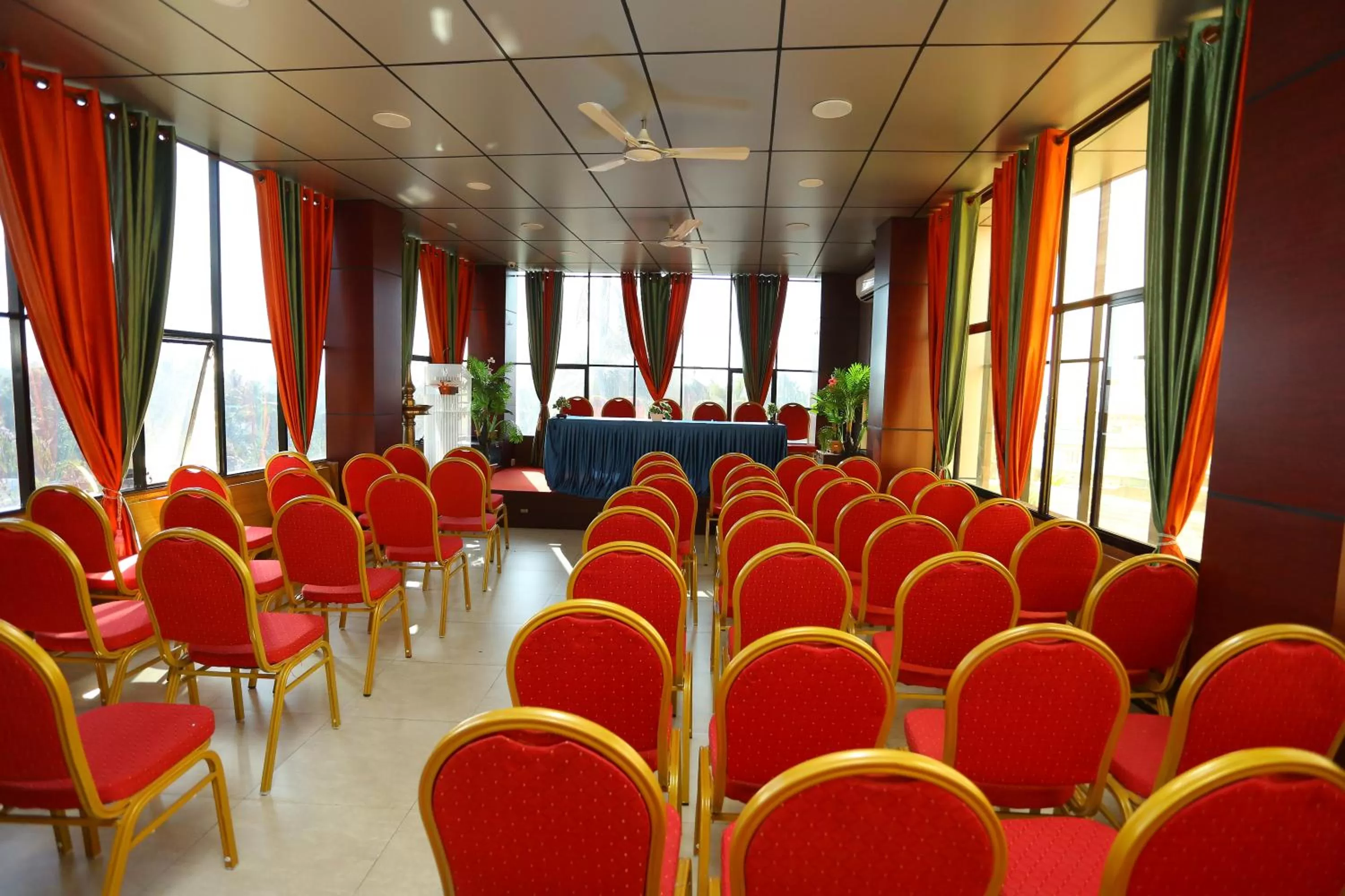 Business facilities in Hotel Innate Inn