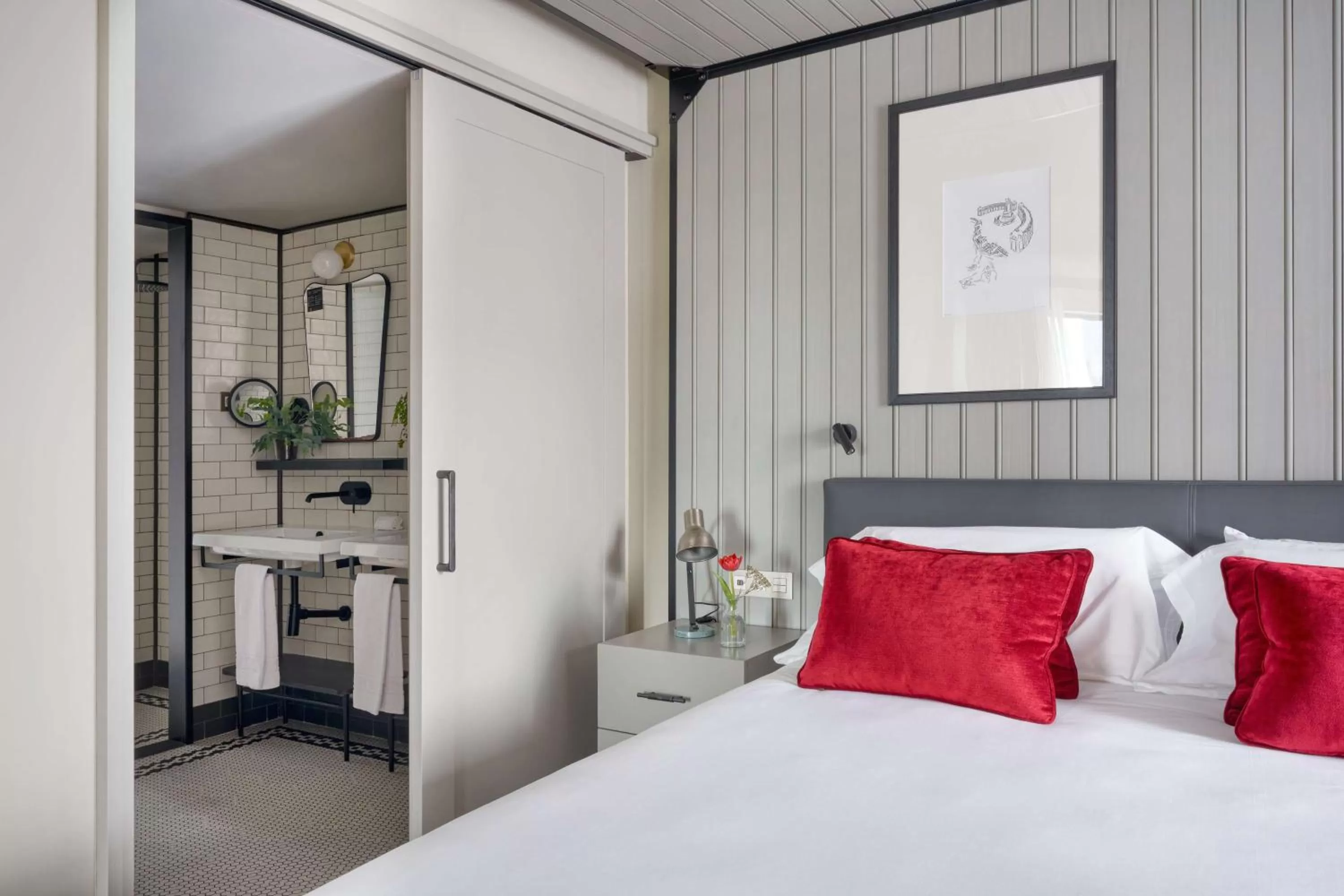 Bed in Canopy by Hilton Madrid Castellana