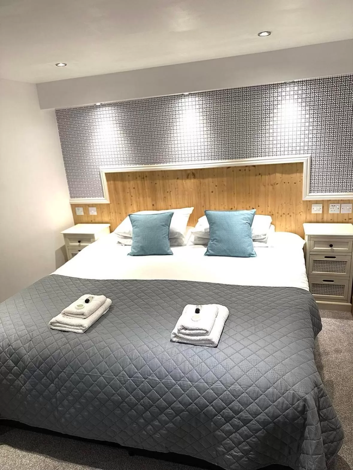 Bed in Nithsdale Hotel