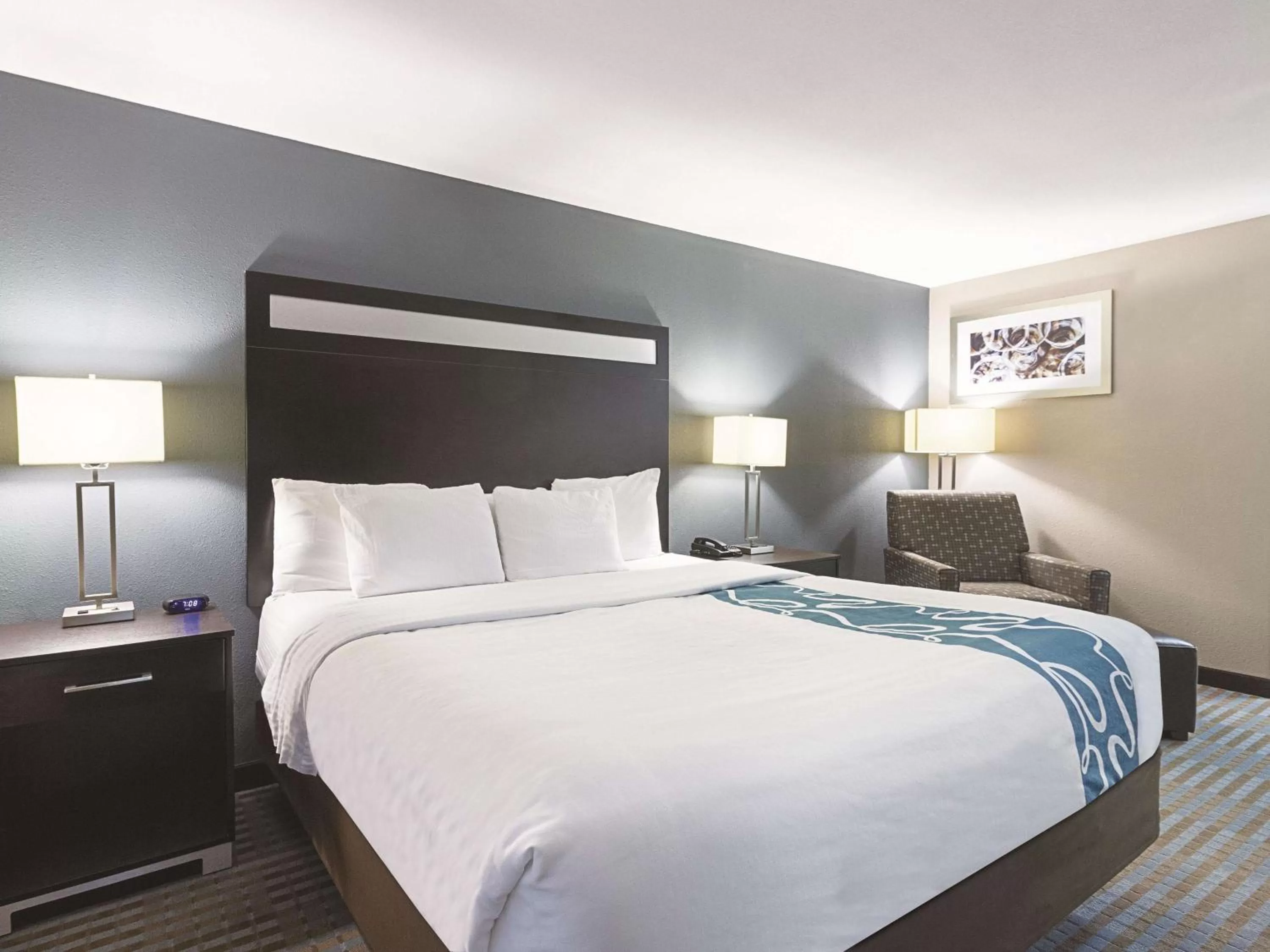 Photo of the whole room, Bed in La Quinta Inn & Suites Casino and Bar by Wyndham Glendive