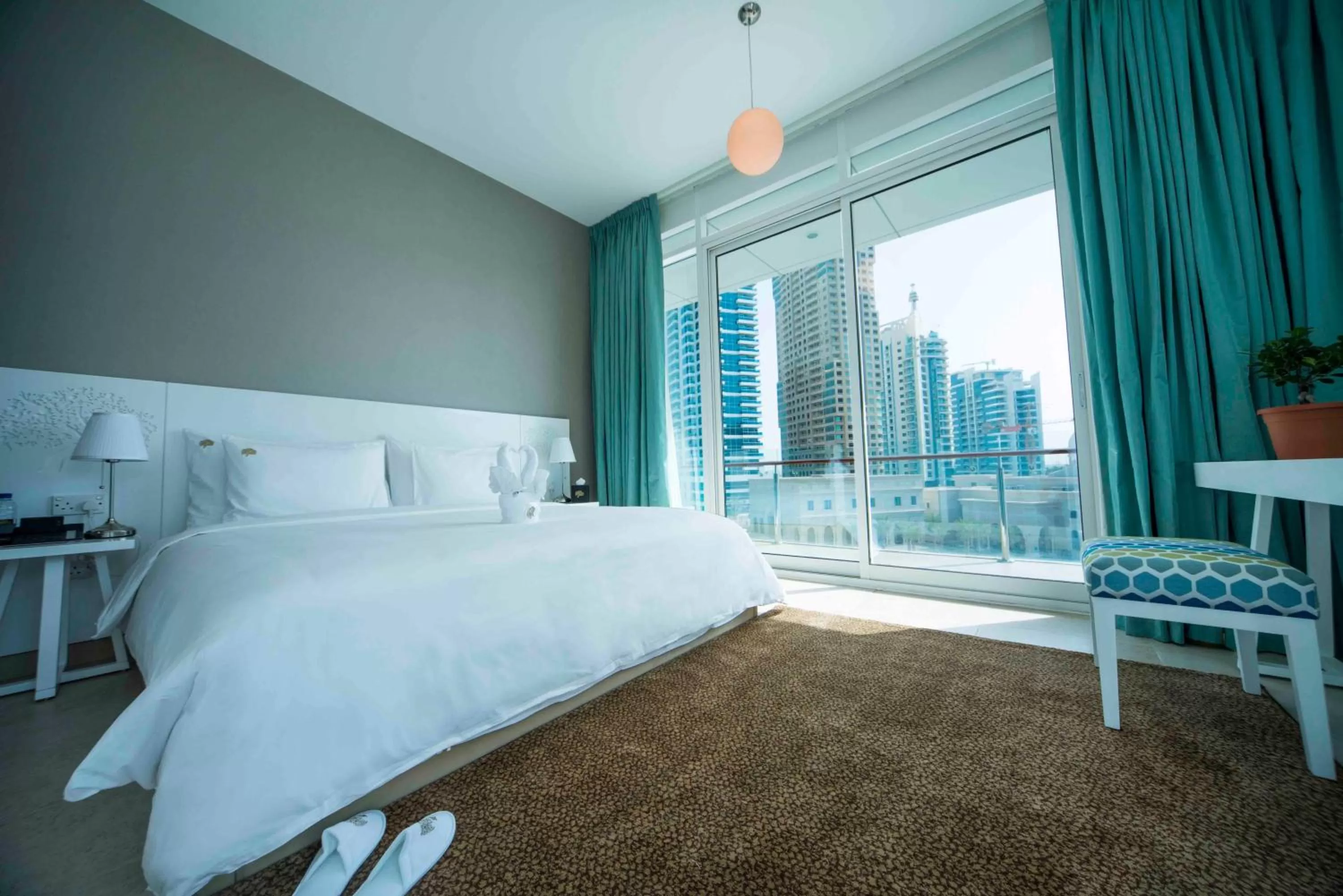 Bedroom, Bed in Jannah Place Dubai Marina