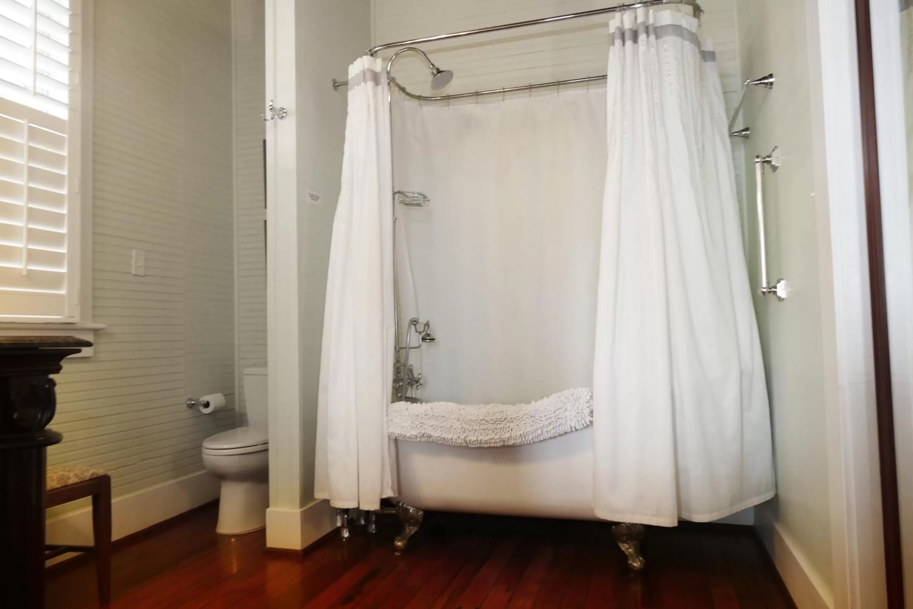 Bathroom in Beachview Inn and Spa