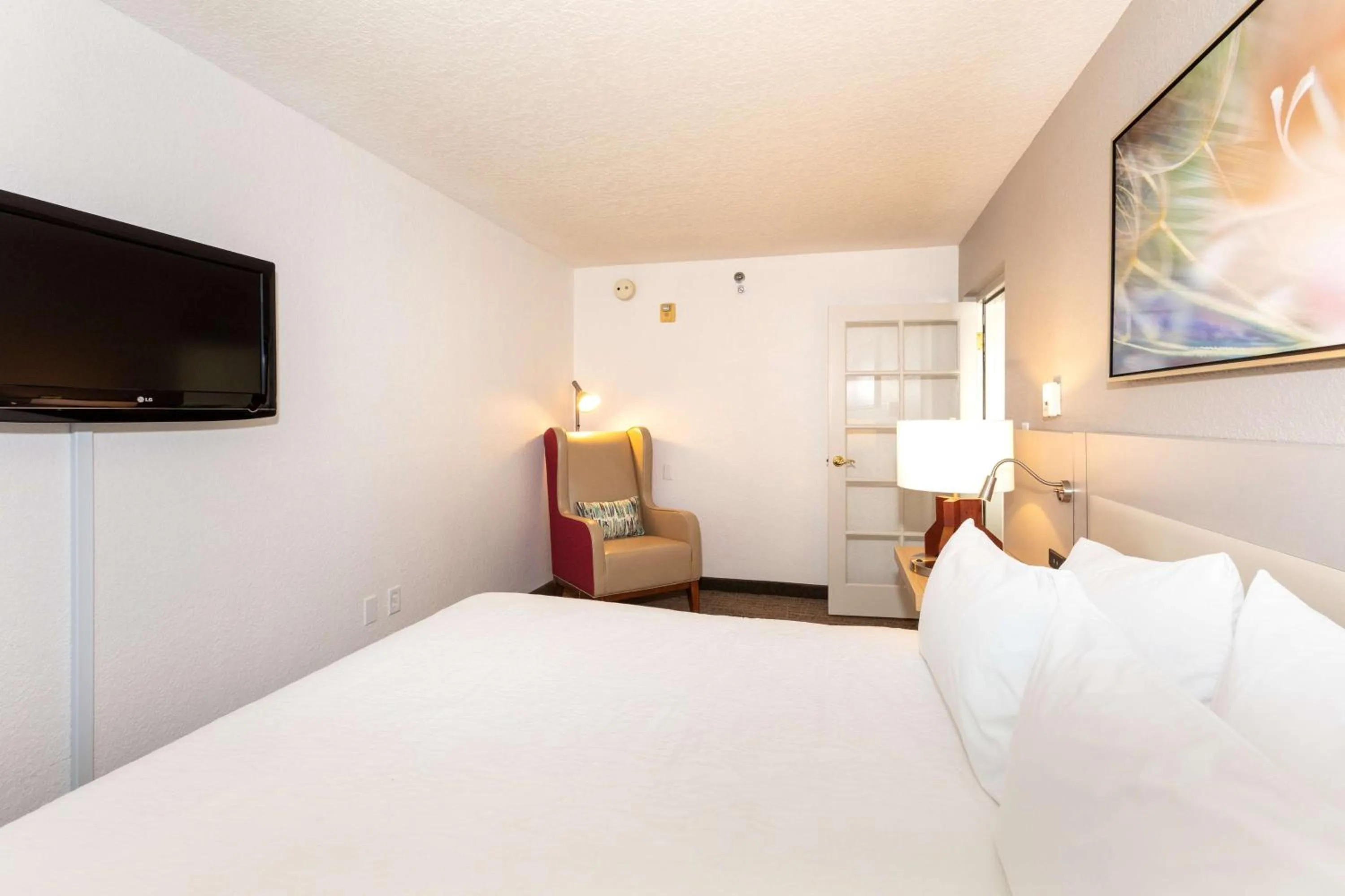 Bed in Hilton Garden Inn Daytona Beach Airport