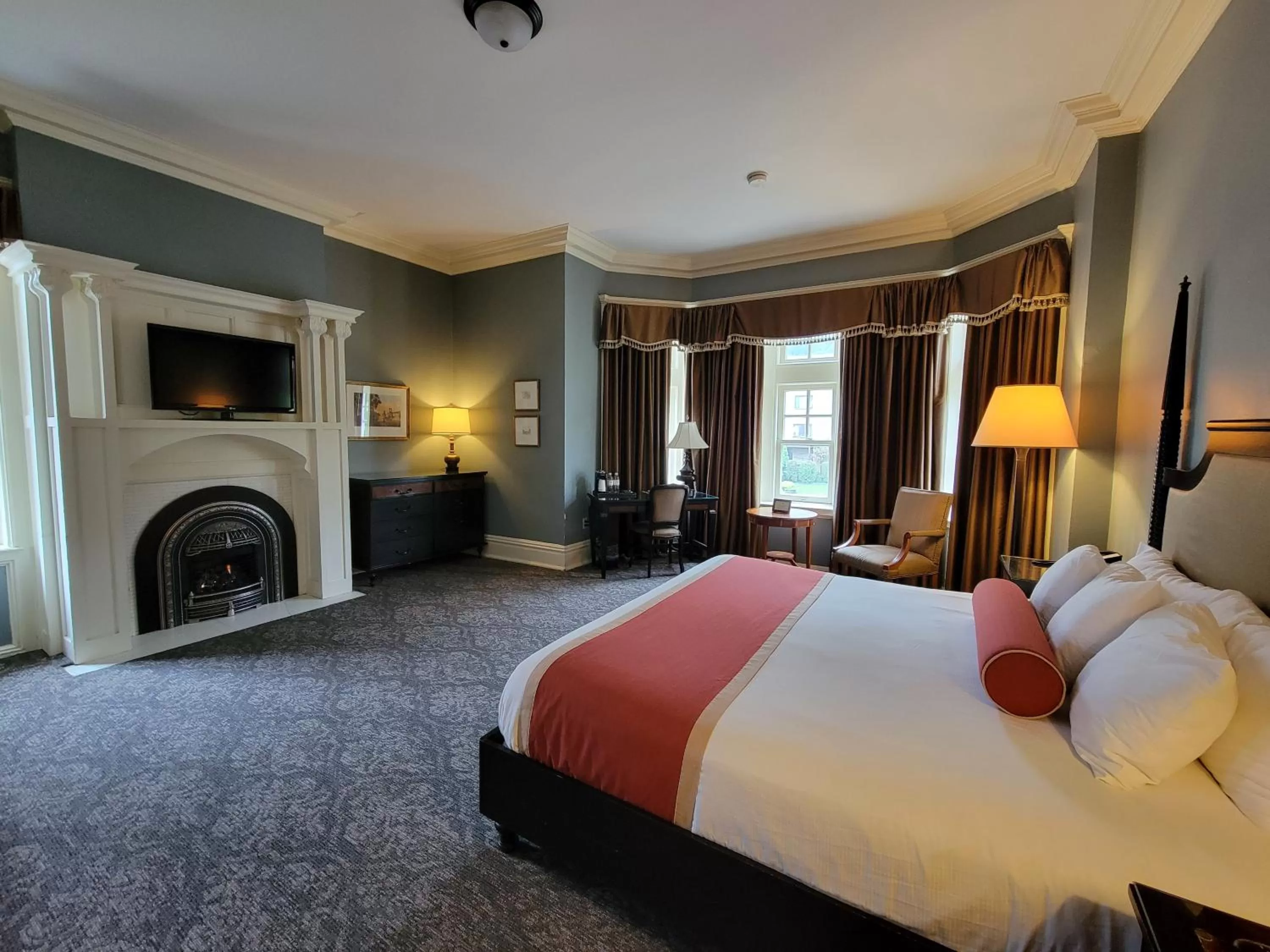 Bedroom in Mansions on Fifth