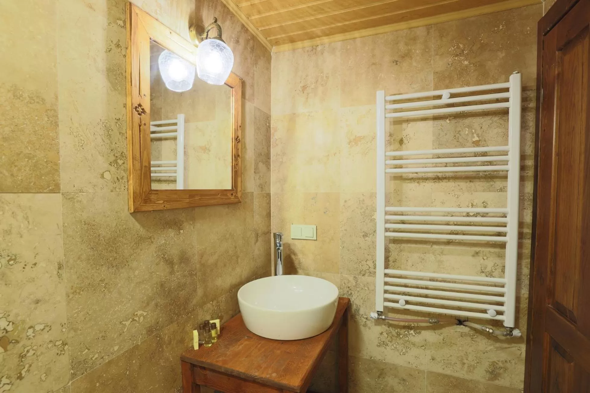 Bathroom in Balloon View Hotel