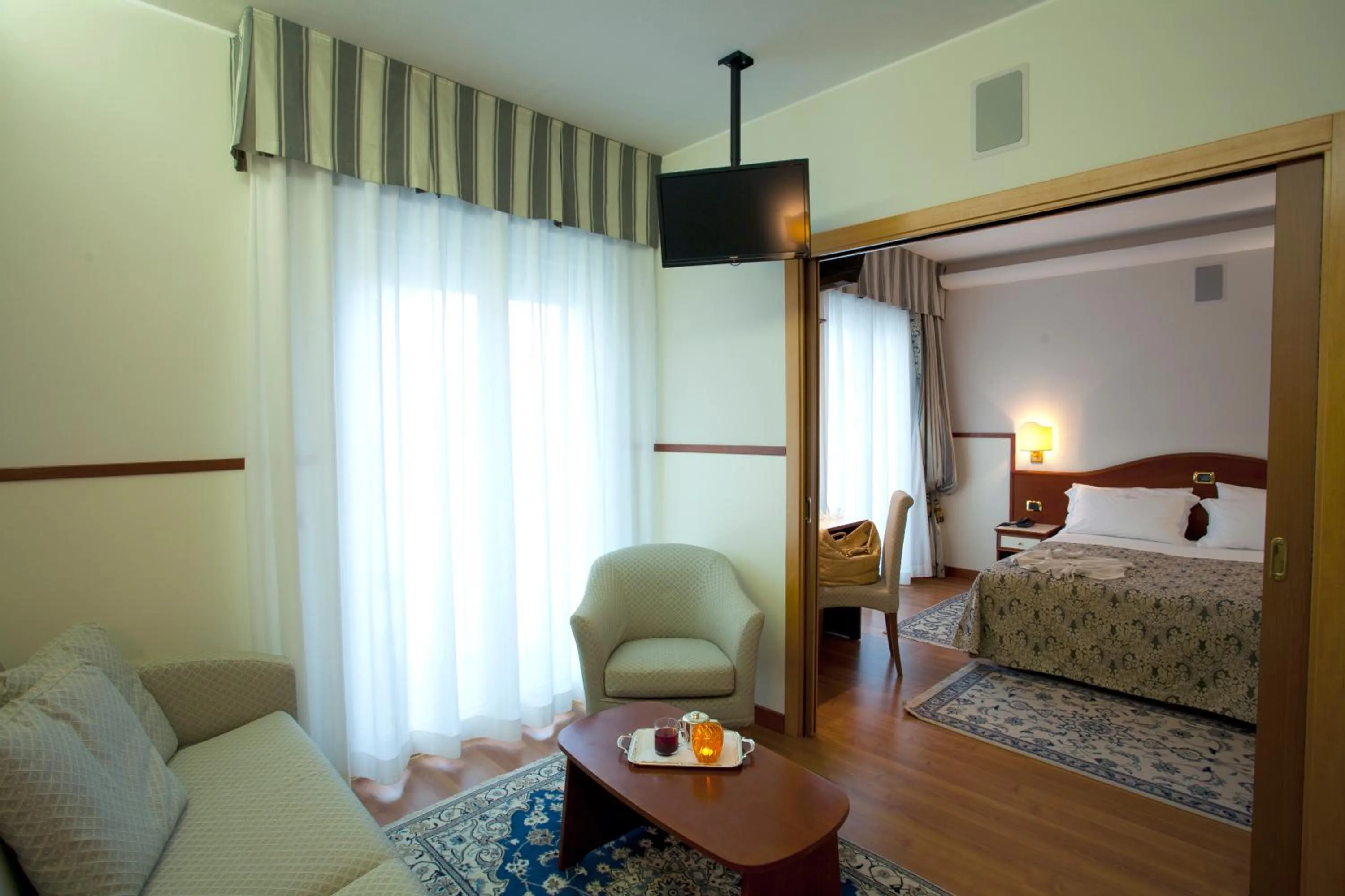 Photo of the whole room, Bed in Hotels Vidi Miramare & Delfino