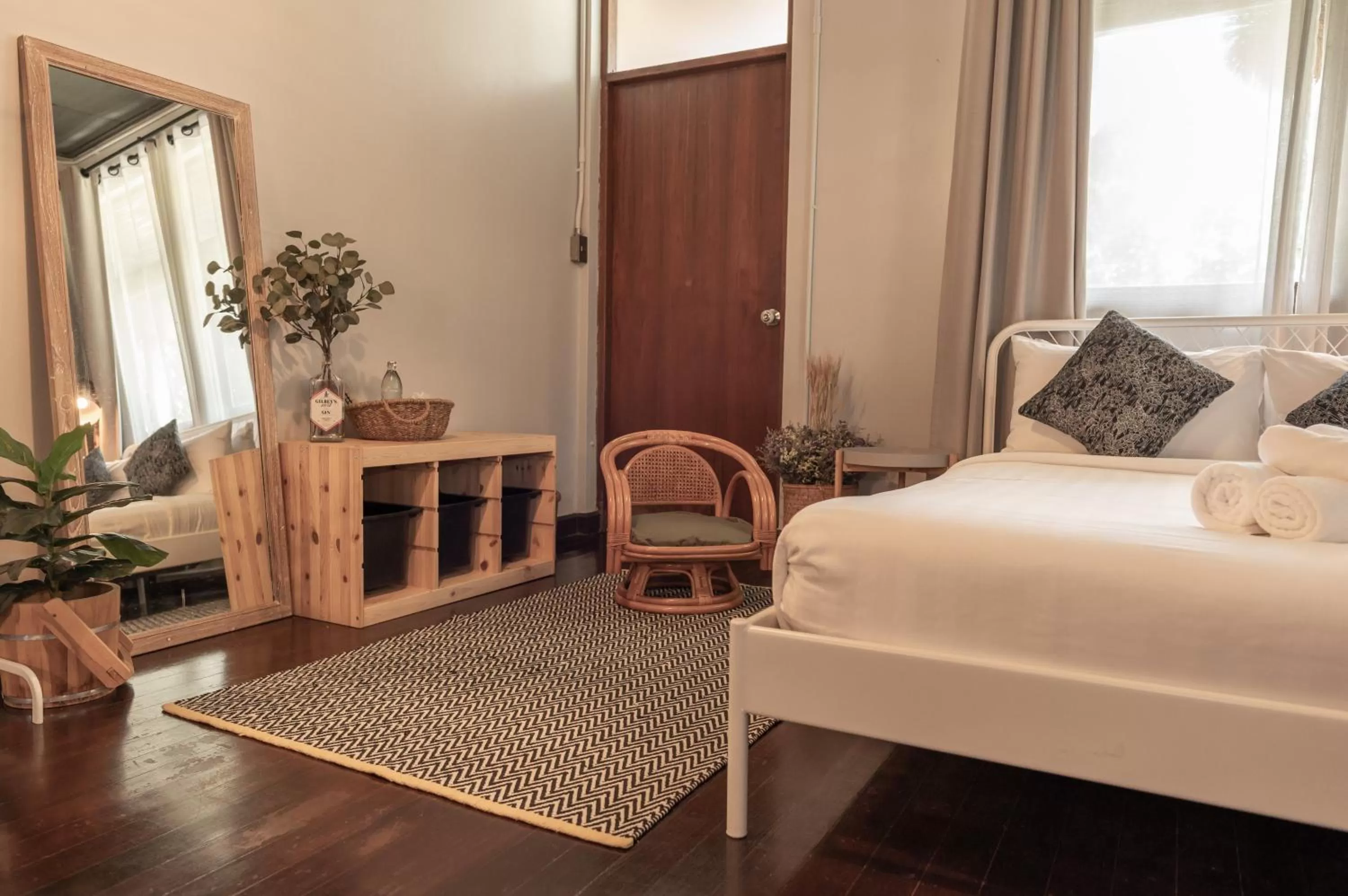 Photo of the whole room, Bed in A Day Villa Chiangmai