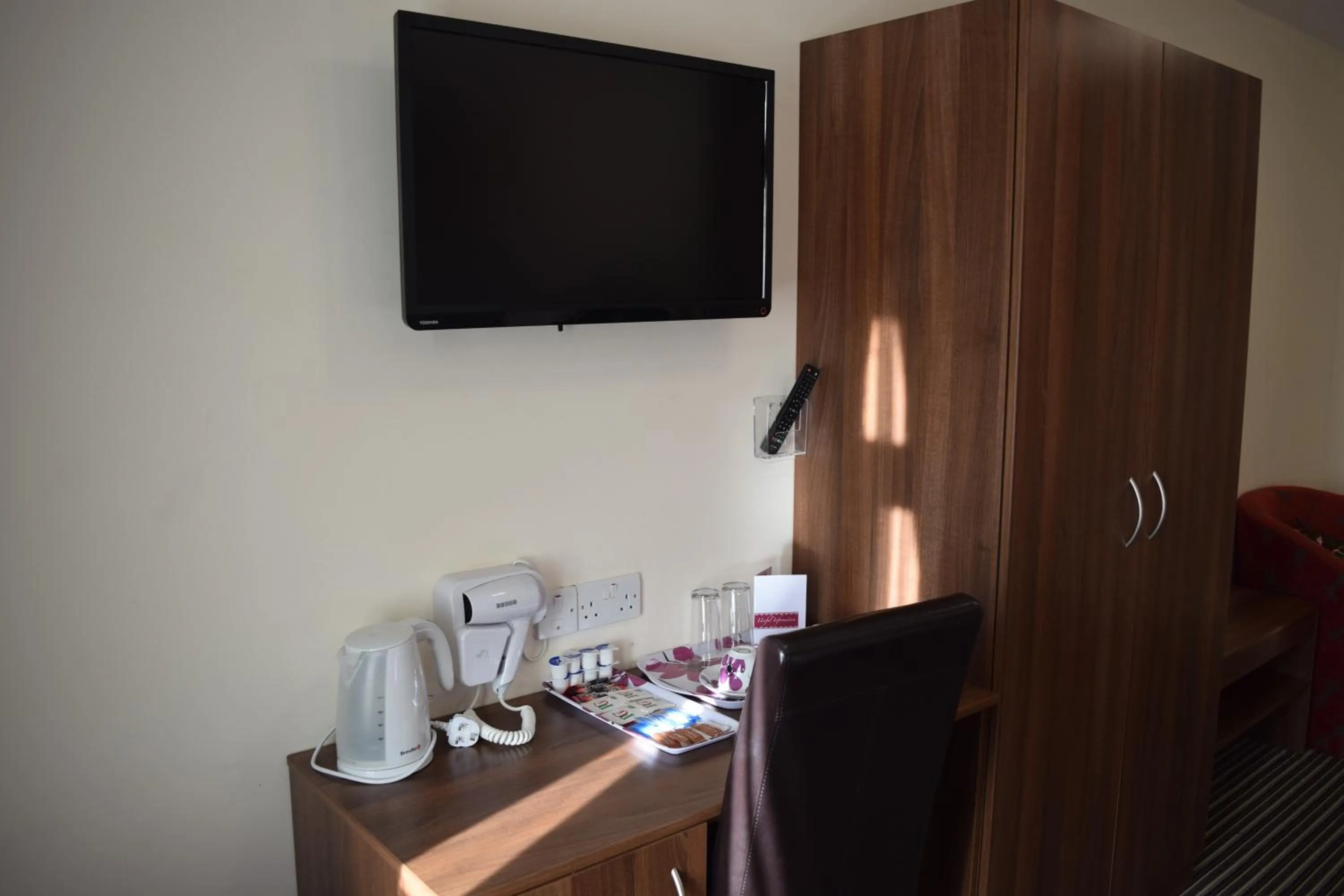 Coffee/tea facilities in OYO Star Anglia Hotel