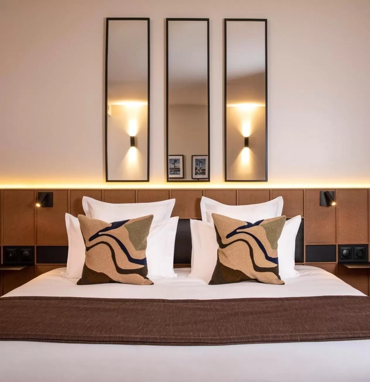 Bedroom, Bed in Hôtel du Port